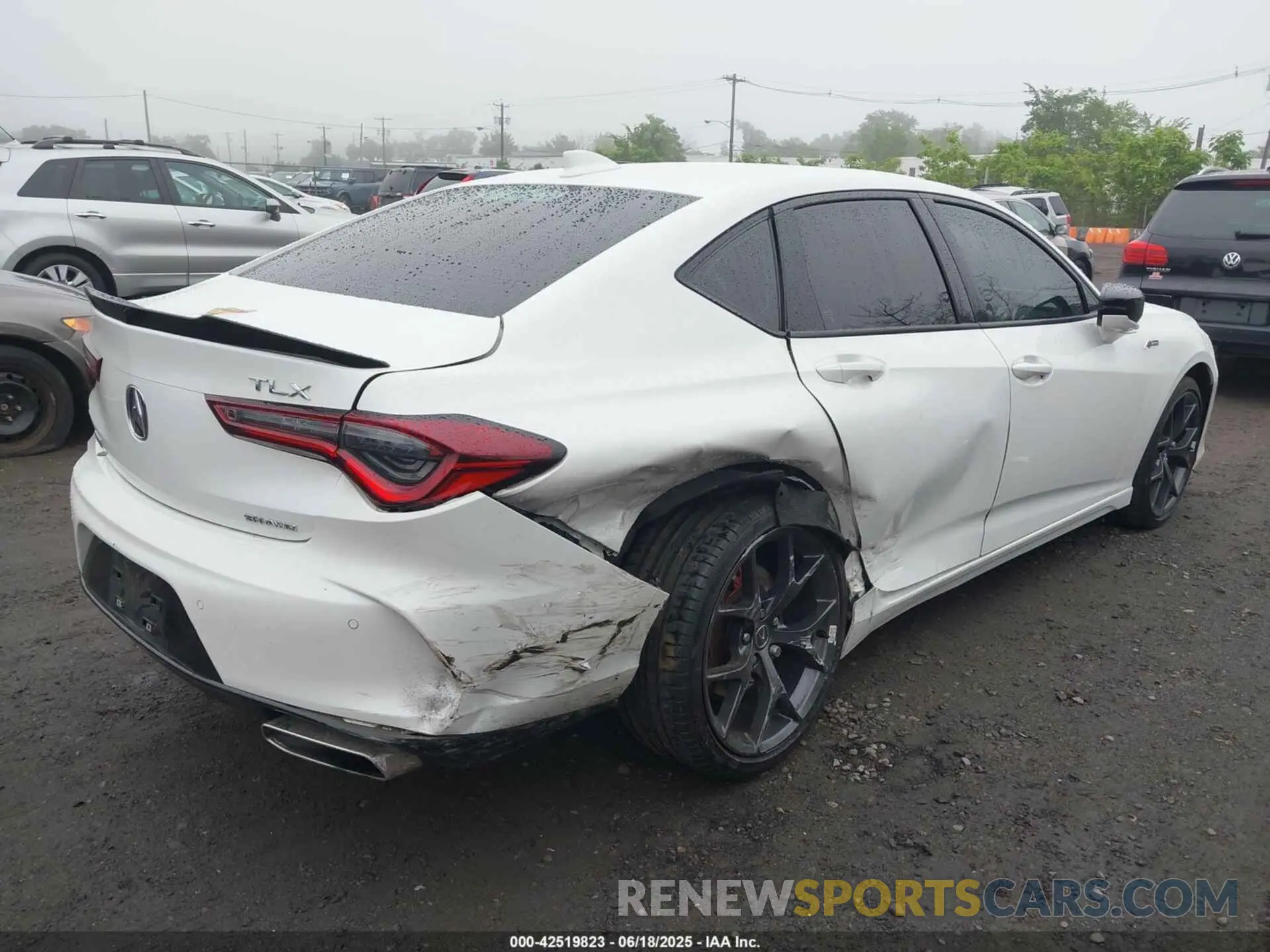 4 Photograph of a damaged car 19UUB6F57MA001102 ACURA TLX 2021