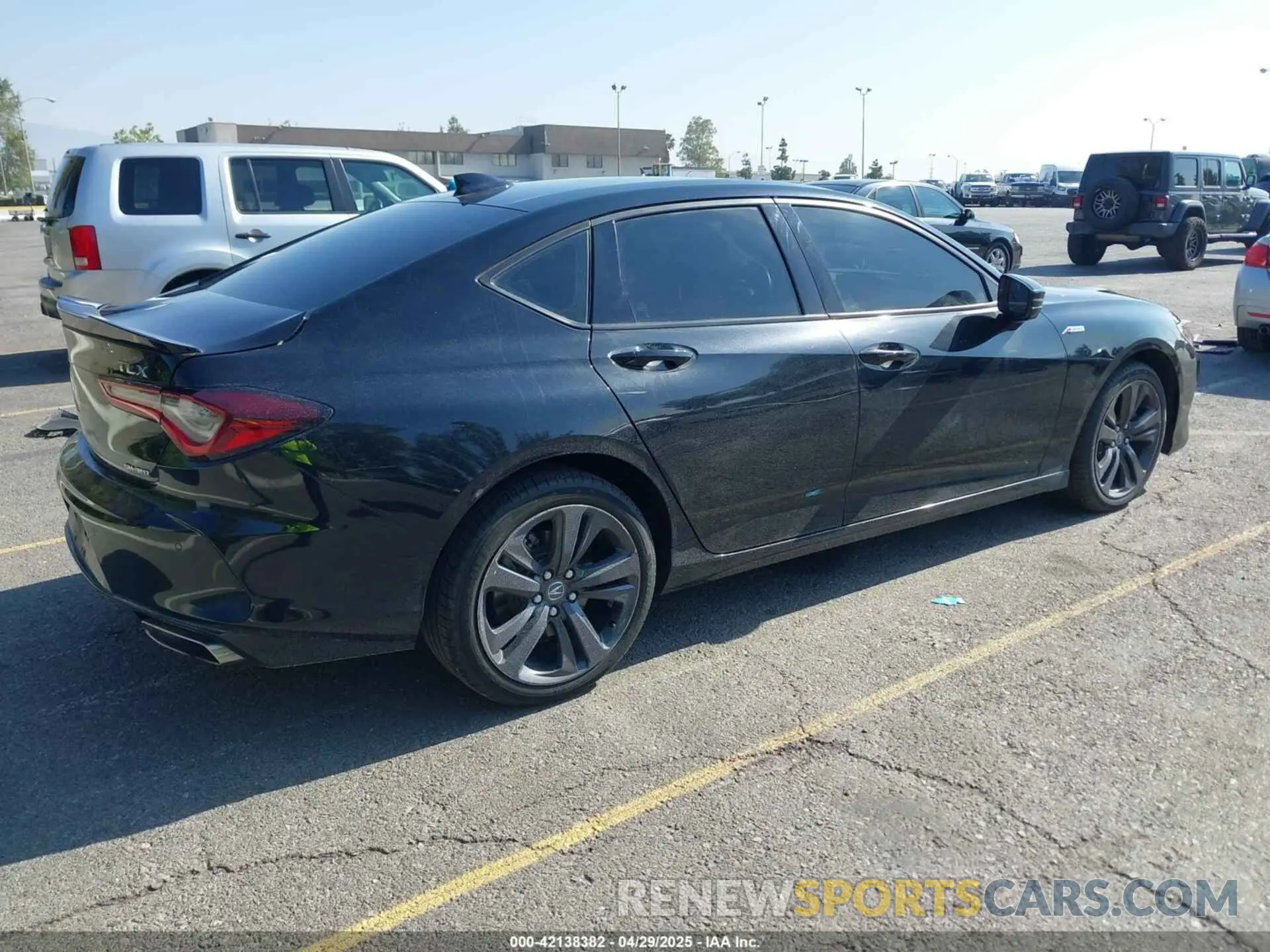 4 Photograph of a damaged car 19UUB6F58MA009600 ACURA TLX 2021