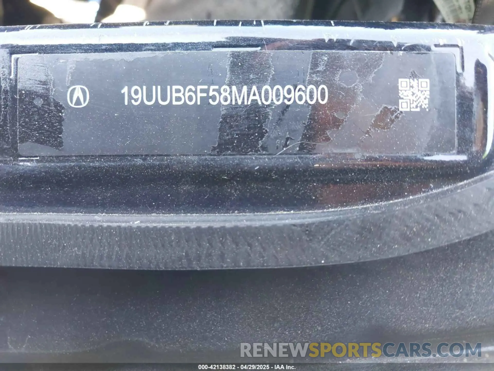 9 Photograph of a damaged car 19UUB6F58MA009600 ACURA TLX 2021
