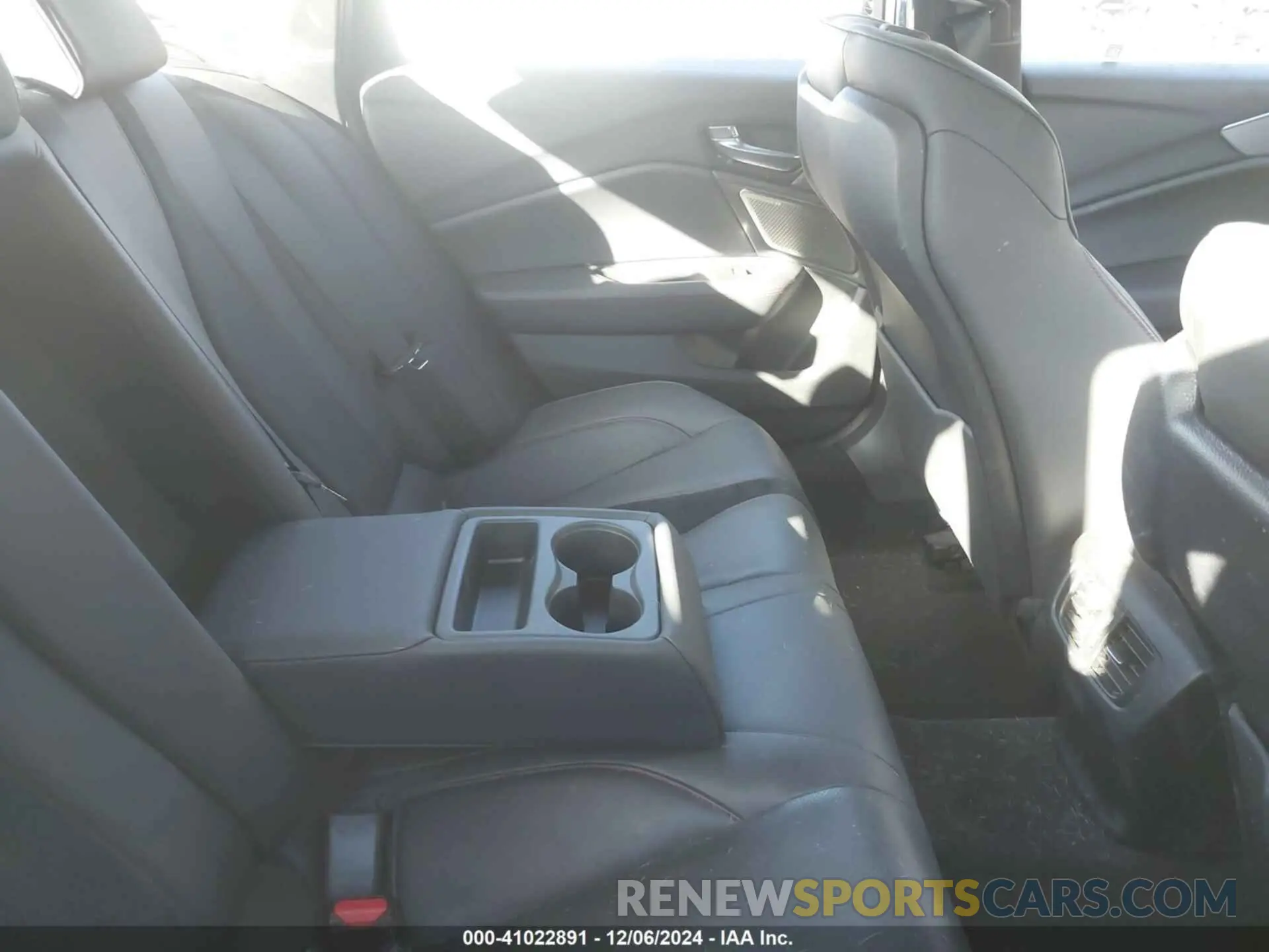 8 Photograph of a damaged car 19UUB6F52NA003485 ACURA TLX 2022