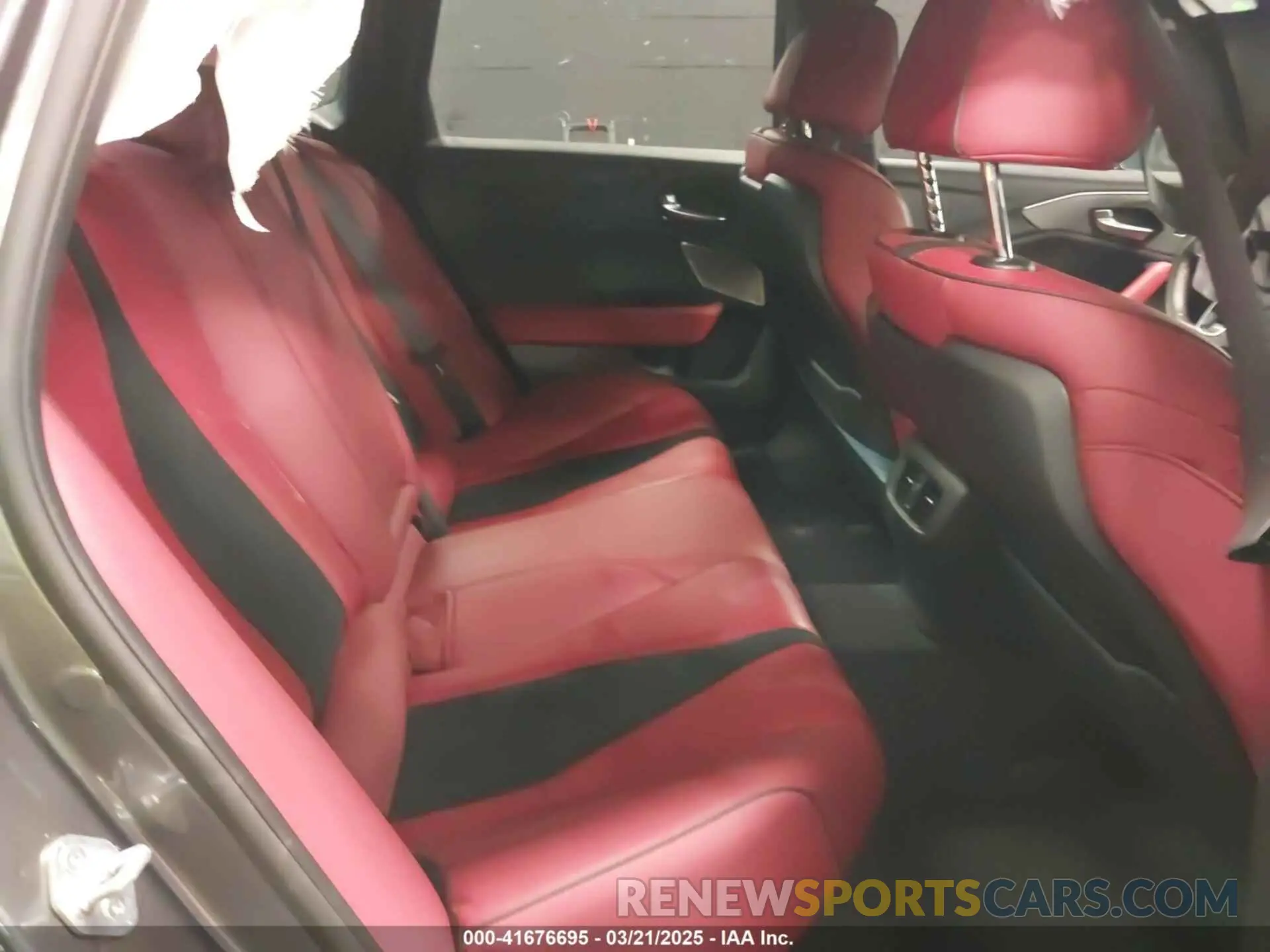 8 Photograph of a damaged car 19UUB6F59NA001068 ACURA TLX 2022