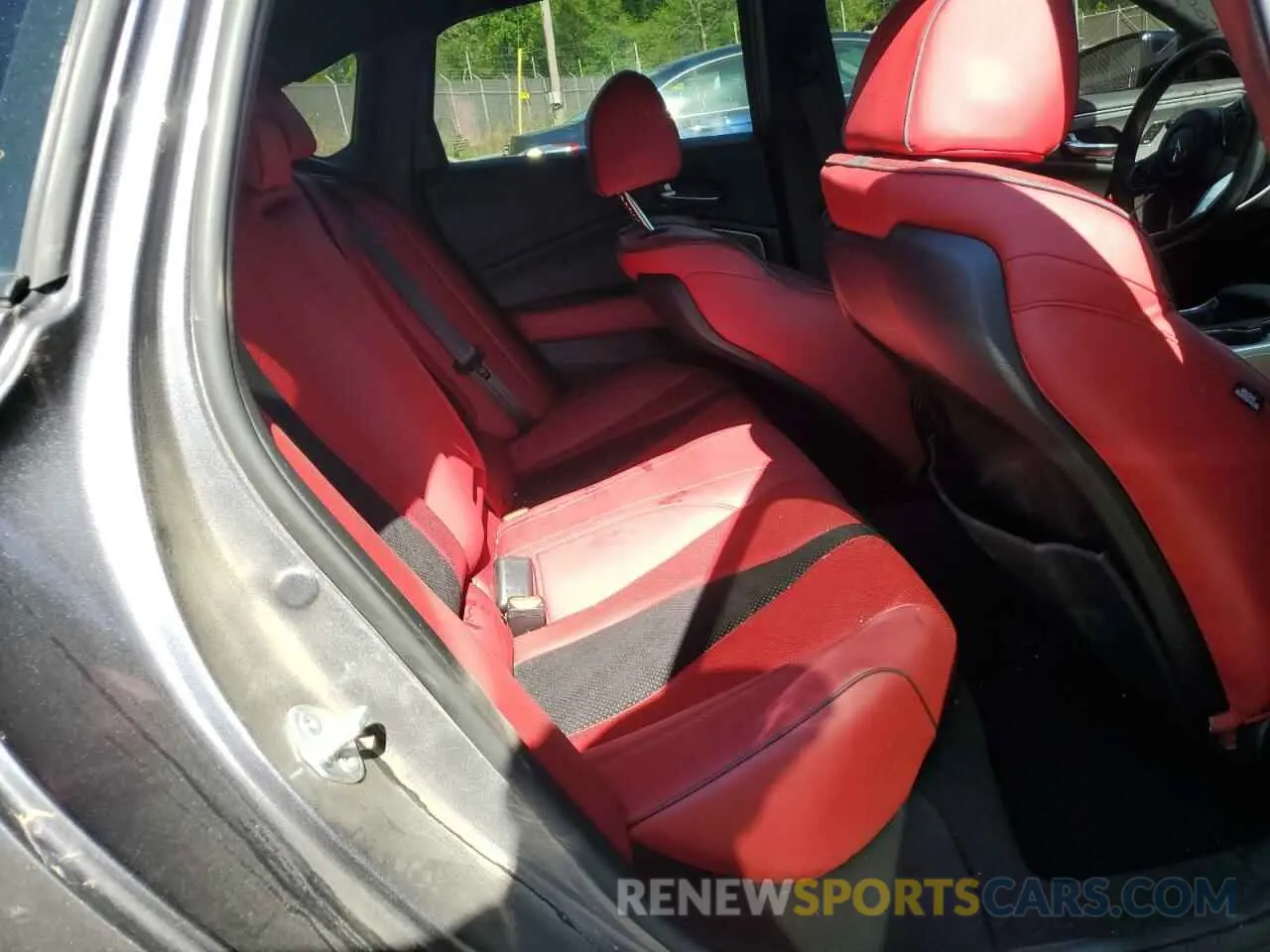 10 Photograph of a damaged car 19UUB7F04NA002218 ACURA TLX 2022