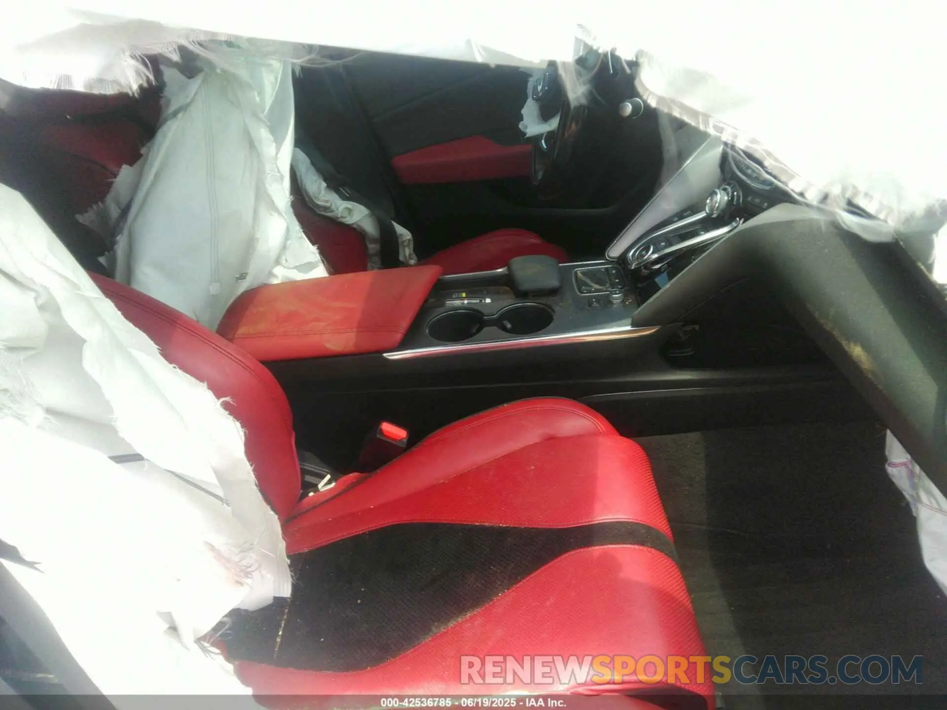 5 Photograph of a damaged car 19UUB7F94NA002279 ACURA TLX 2022