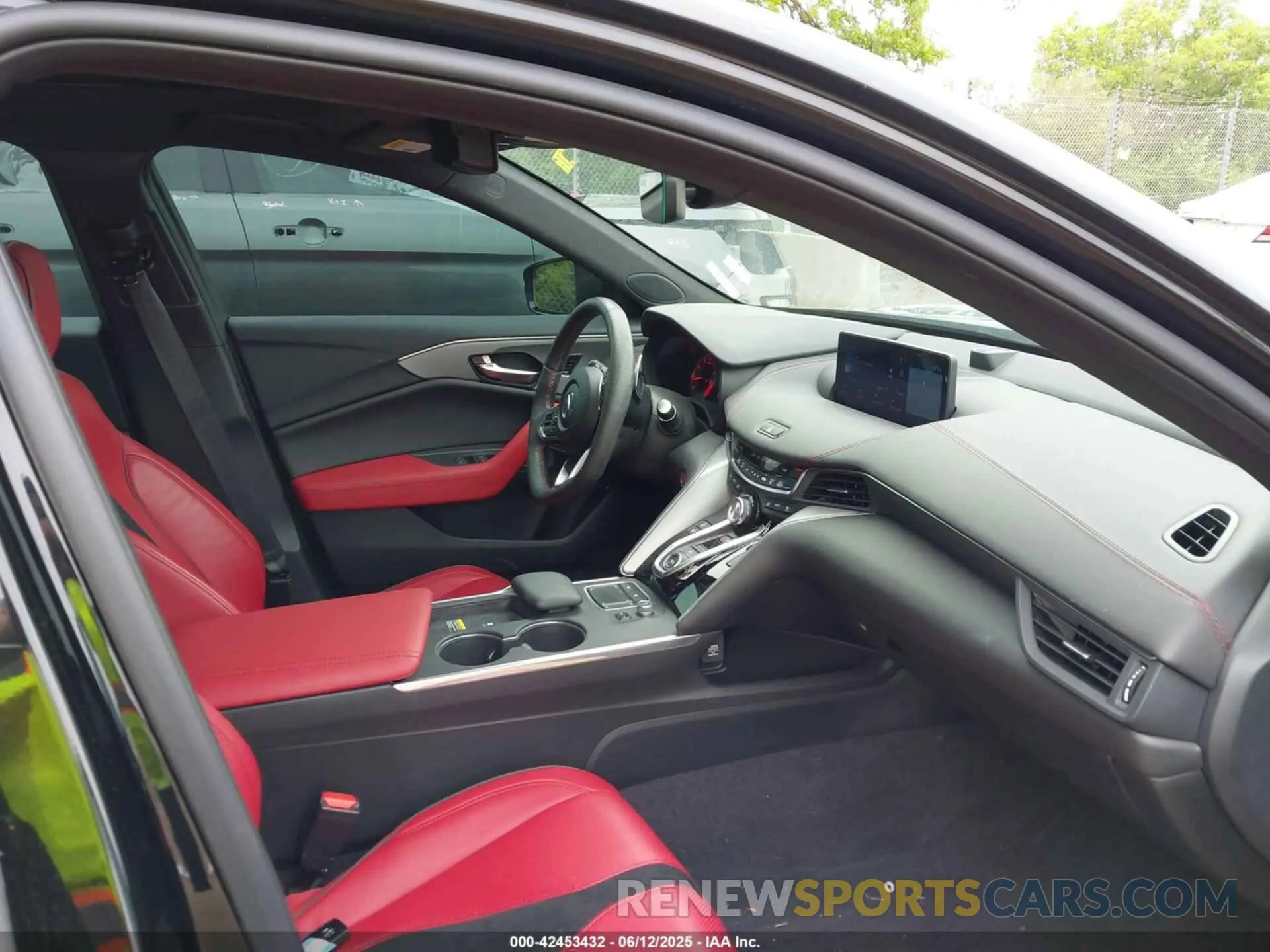 5 Photograph of a damaged car 19UUB6F54PA004608 ACURA TLX 2023