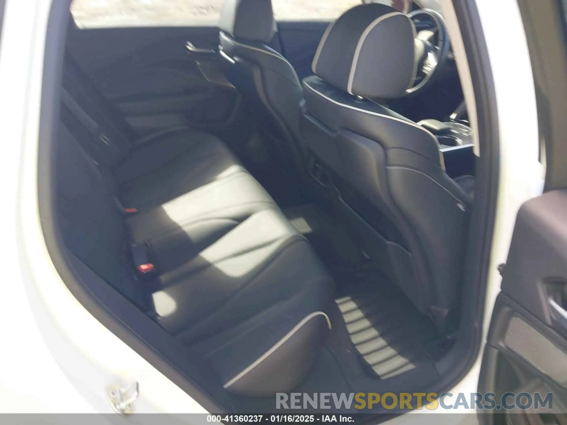 8 Фотография поврежденного автомобиля 19UUB6F65PA003881 ACURA TLX 2023