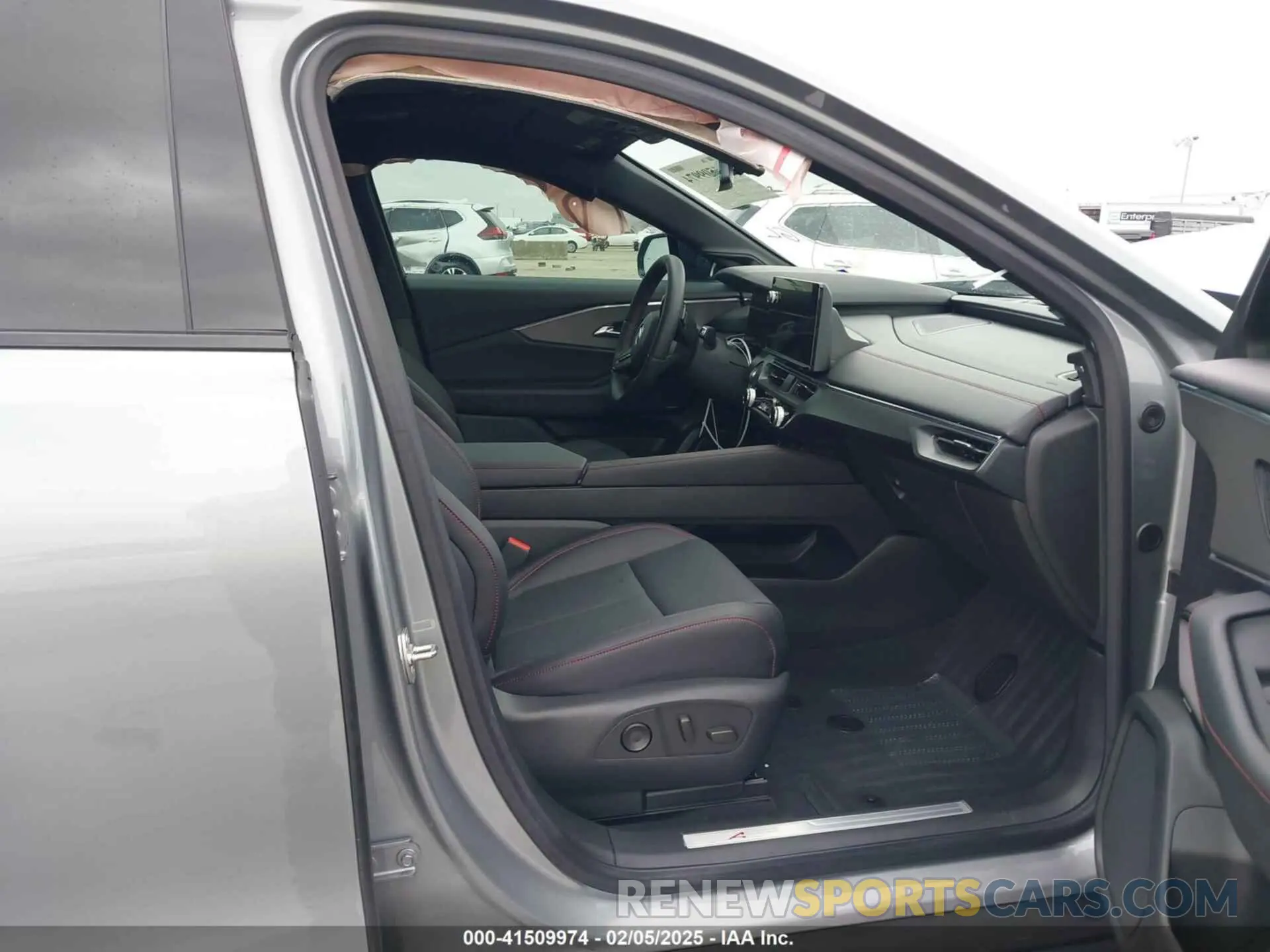 5 Photograph of a damaged car 4W5KHMRK8RZ505826 ACURA ZDX 2024