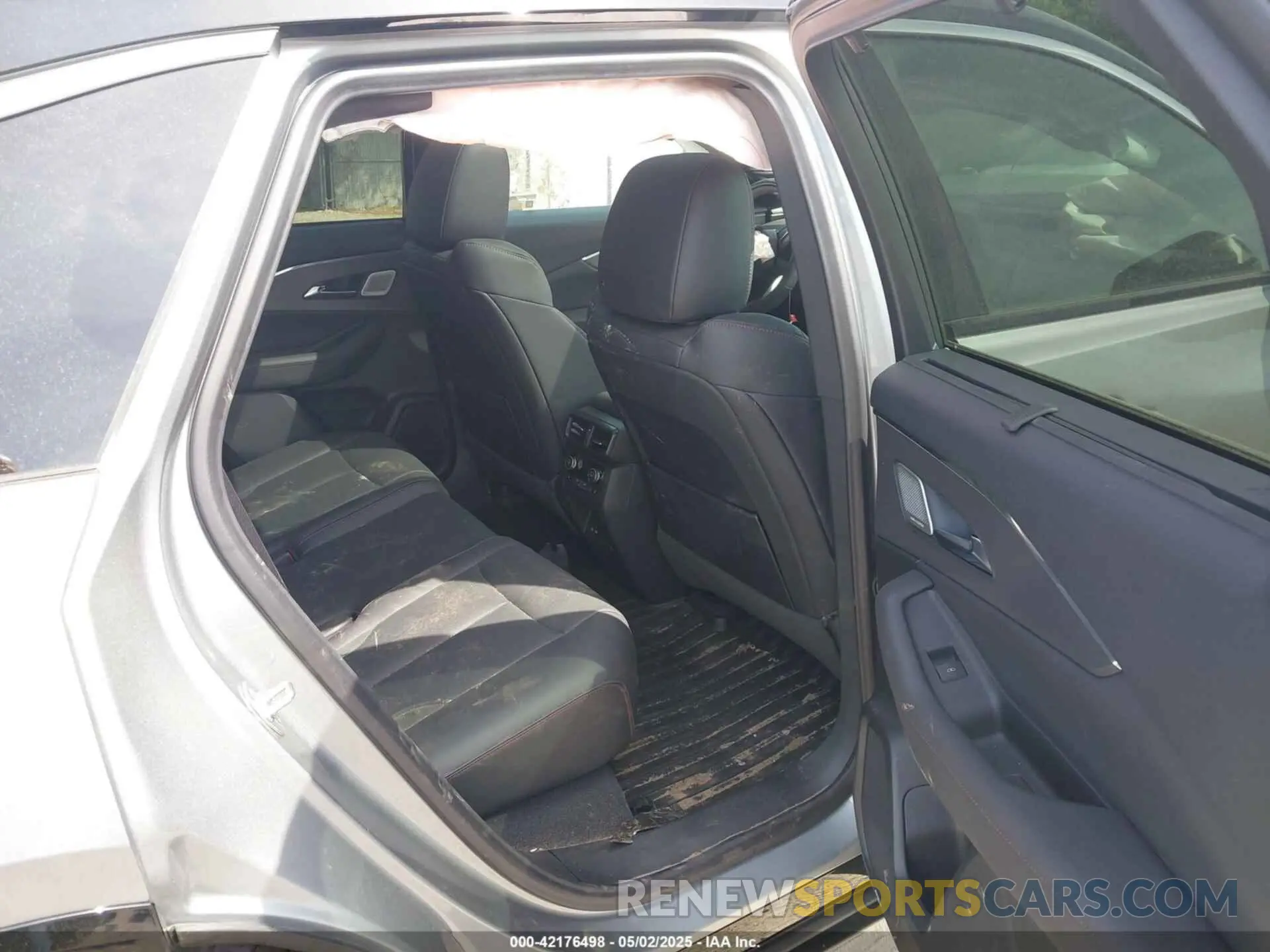 8 Photograph of a damaged car 4W5XHPRL6RZ513651 ACURA ZDX 2024