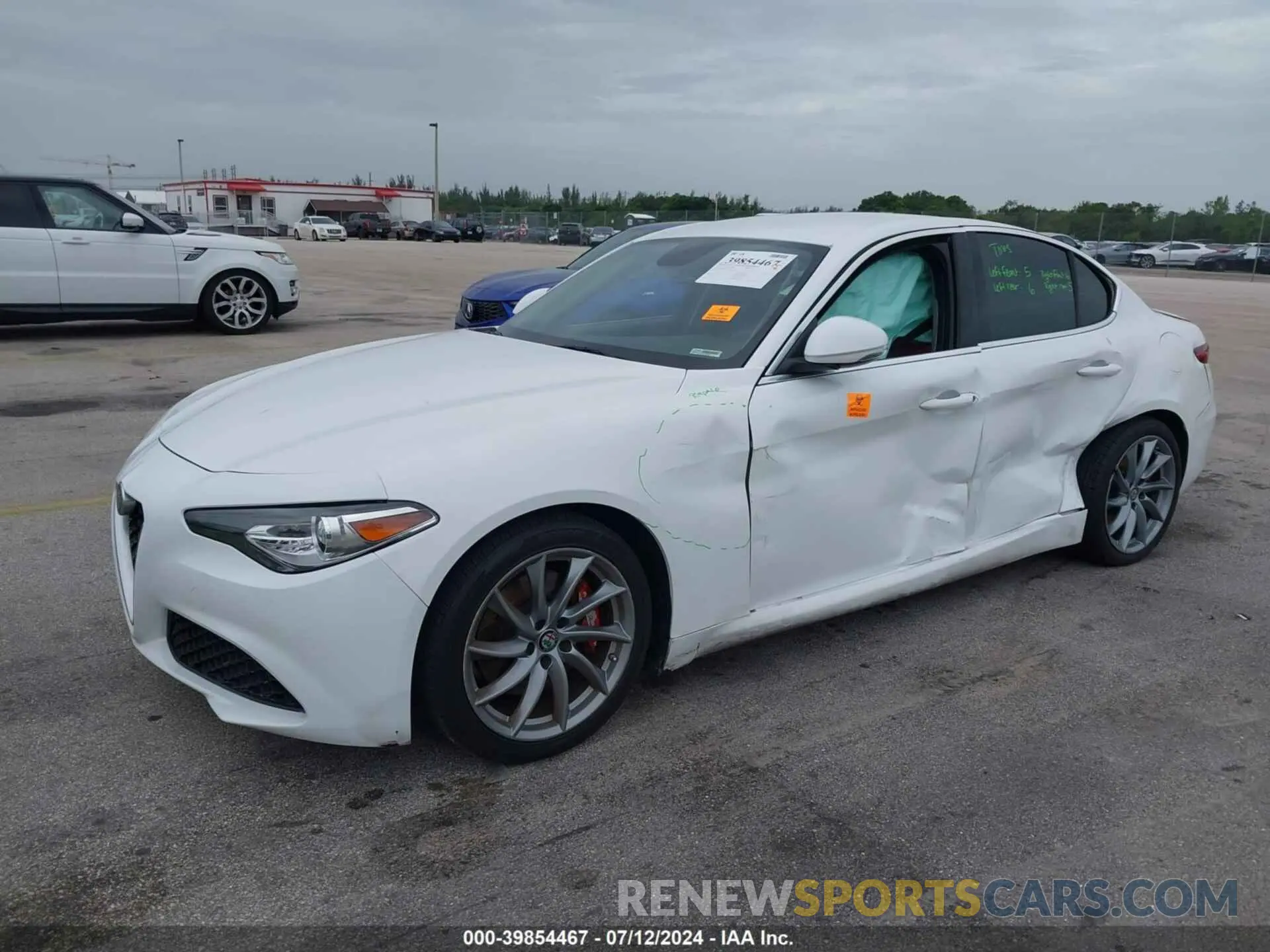 2 Photograph of a damaged car ZARFAMAN2K7598133 ALFA ROMEO GIULIA 2019
