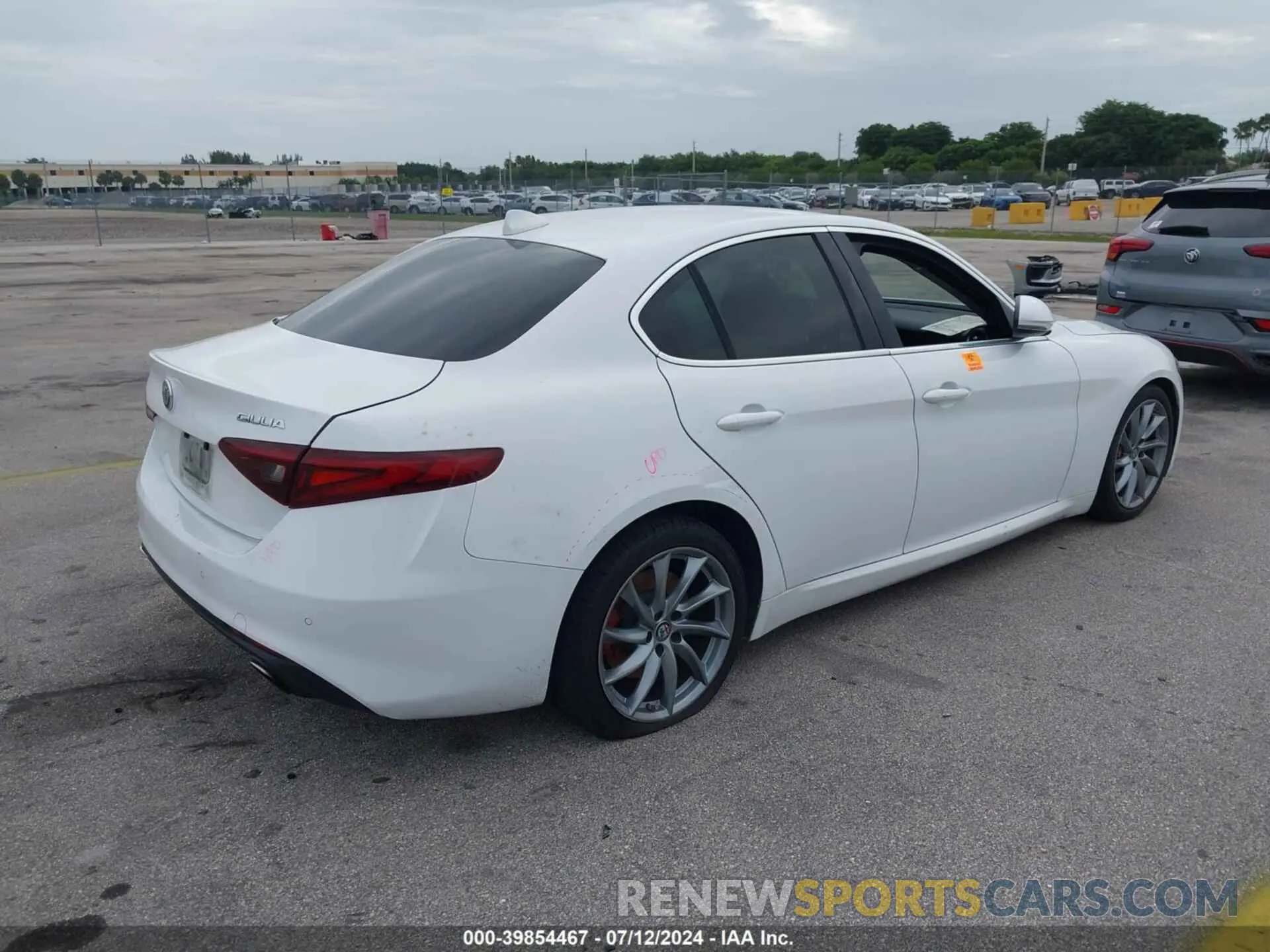 4 Photograph of a damaged car ZARFAMAN2K7598133 ALFA ROMEO GIULIA 2019