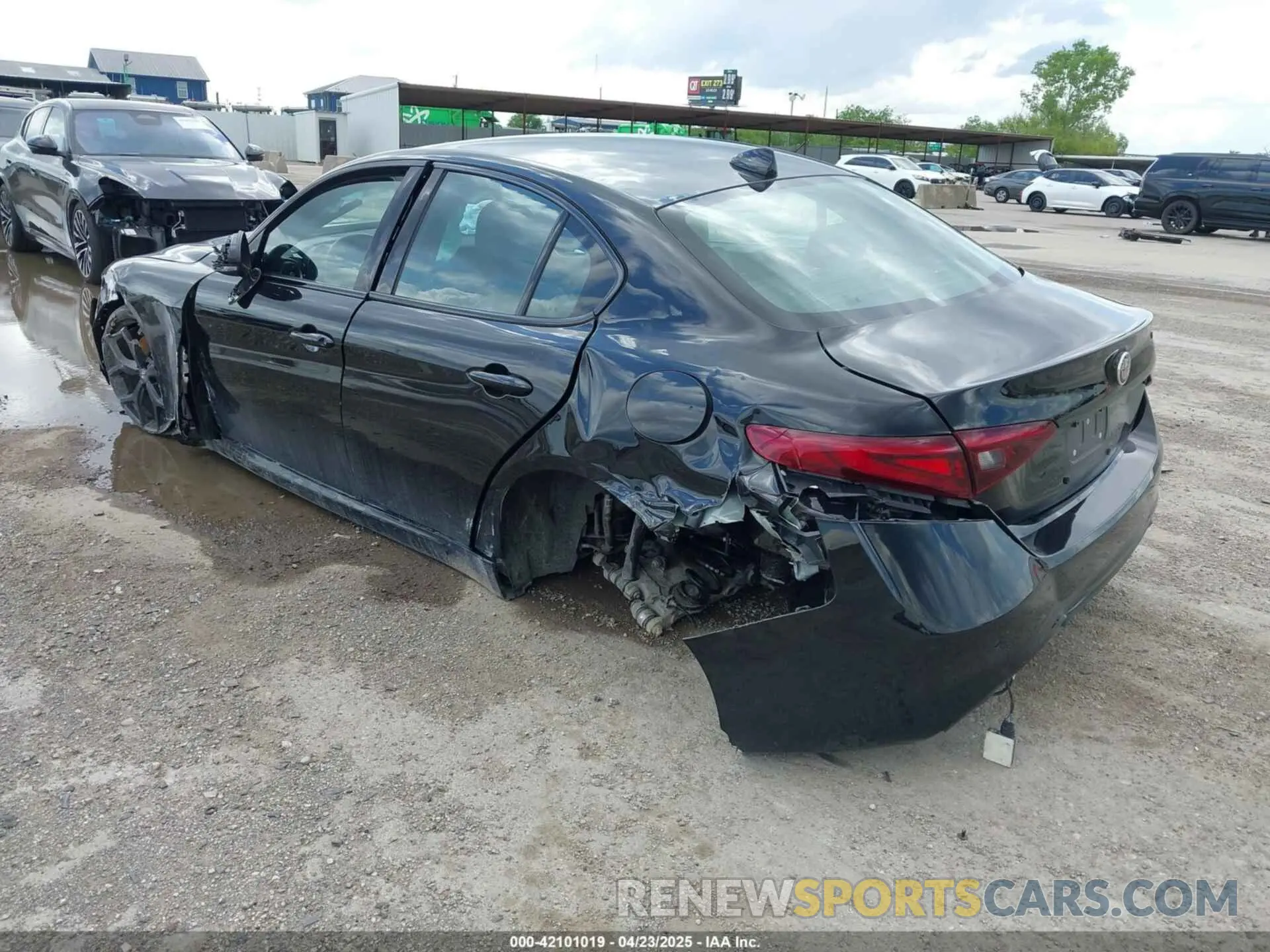 3 Photograph of a damaged car ZARFAMAN3L7632937 ALFA ROMEO GIULIA 2020