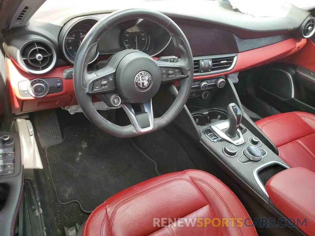 8 Photograph of a damaged car ZARFAMAN7L7638353 ALFA ROMEO GIULIA 2020