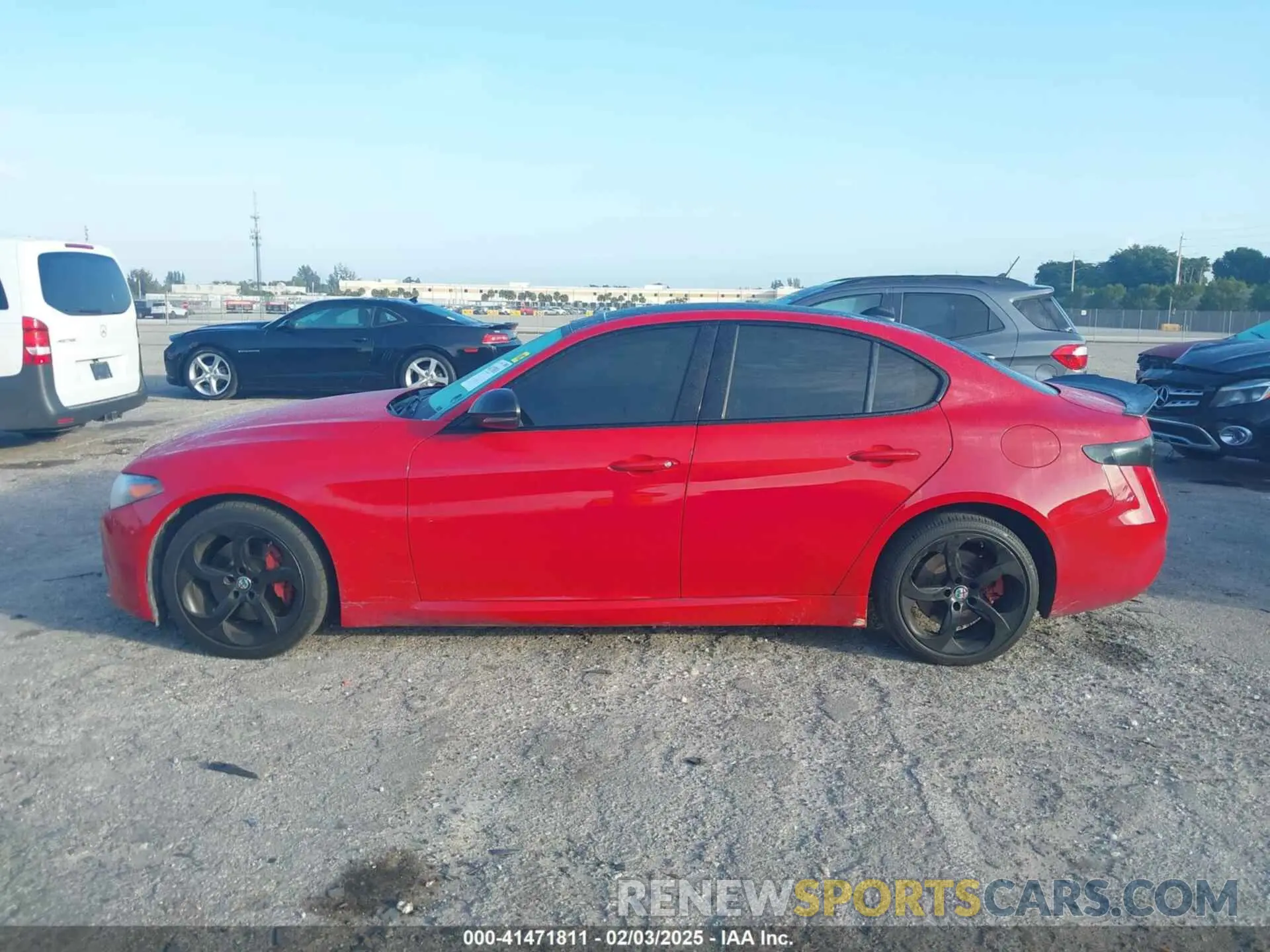 14 Photograph of a damaged car ZARFAMAN0M7646036 ALFA ROMEO GIULIA 2021