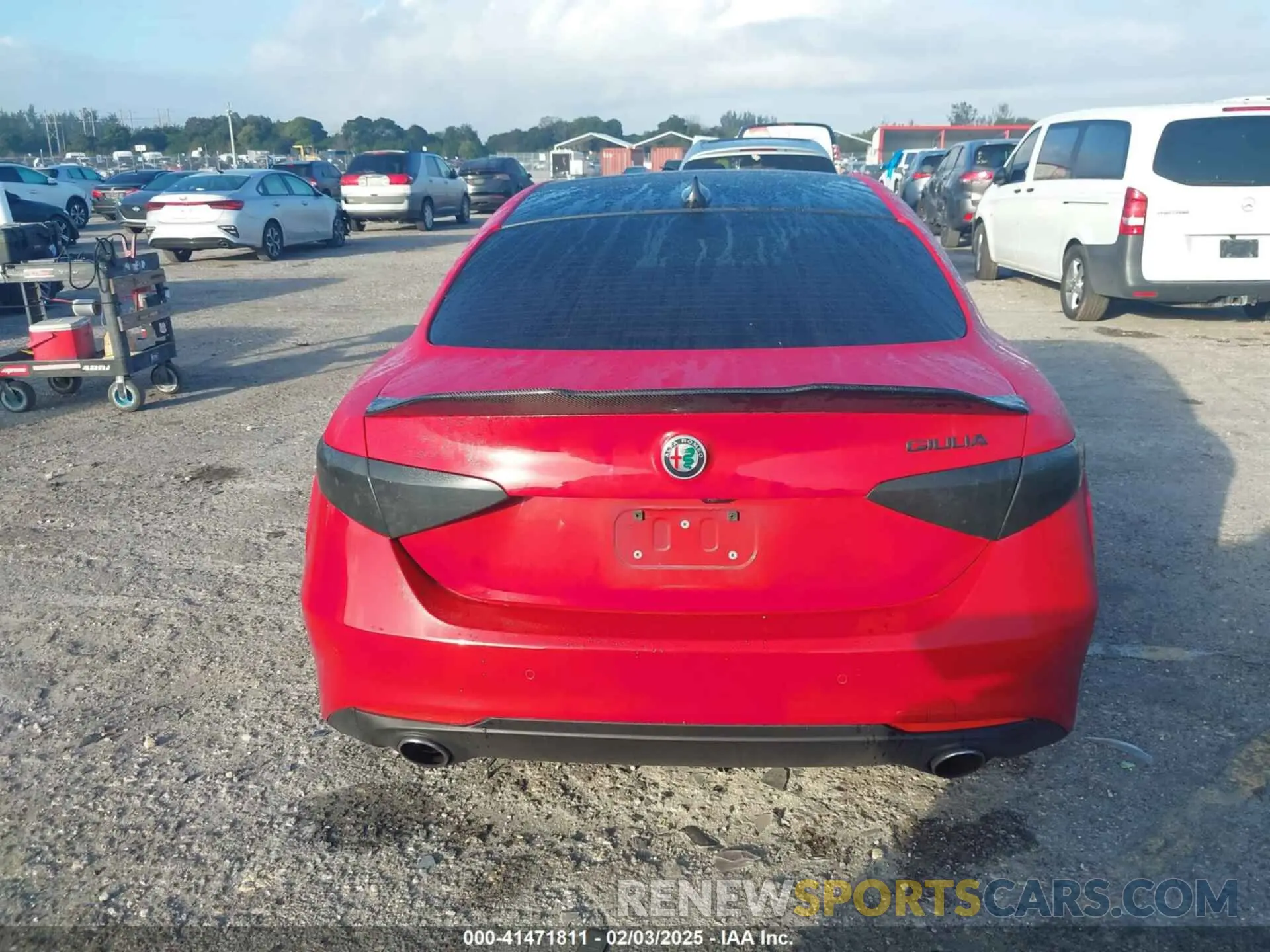 16 Photograph of a damaged car ZARFAMAN0M7646036 ALFA ROMEO GIULIA 2021