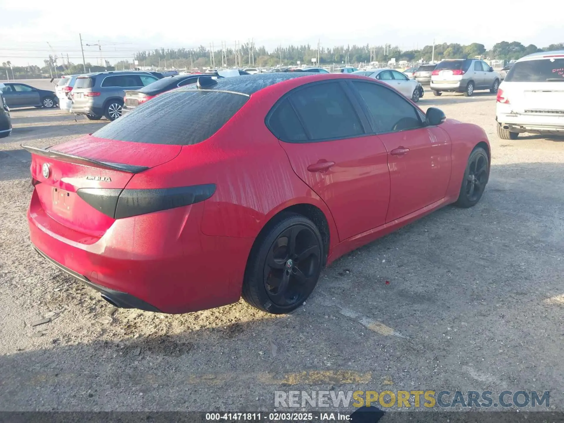 4 Photograph of a damaged car ZARFAMAN0M7646036 ALFA ROMEO GIULIA 2021