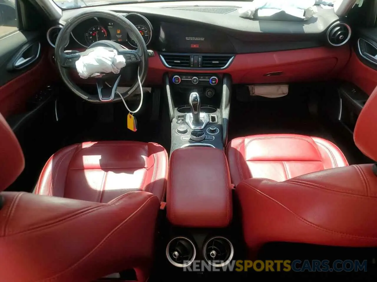 8 Photograph of a damaged car ZARFAMAN8M7639772 ALFA ROMEO GIULIA 2021