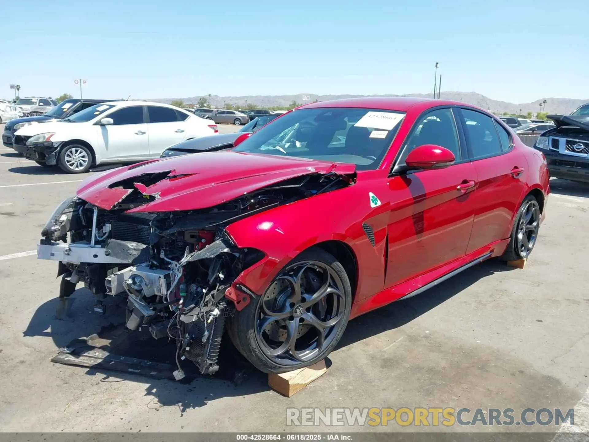 2 Photograph of a damaged car ZARFAMEV2M7644718 ALFA ROMEO GIULIA 2021