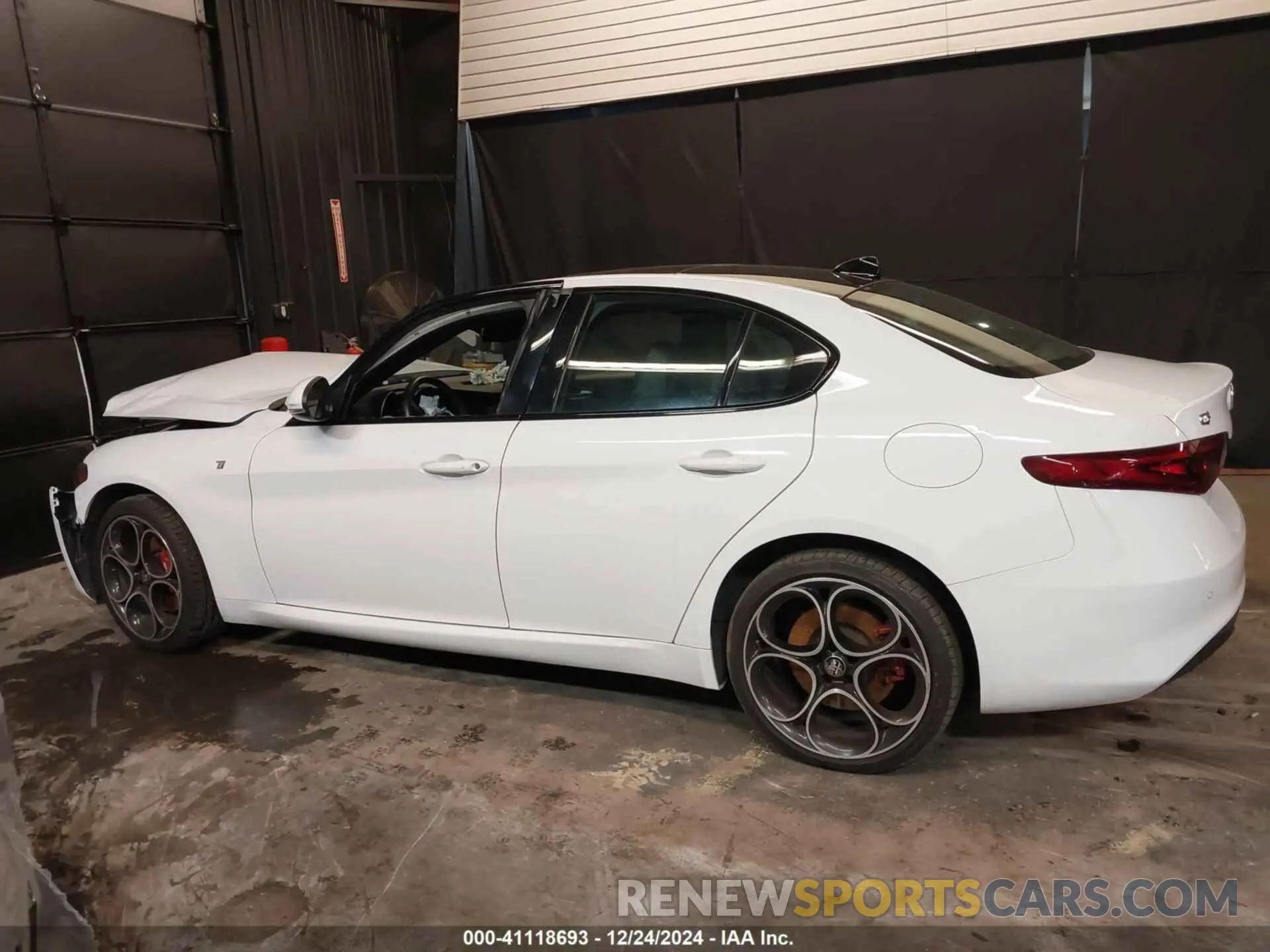 13 Фотография поврежденного автомобиля ZARFANBN8N7661843 ALFA ROMEO GIULIA 2022
