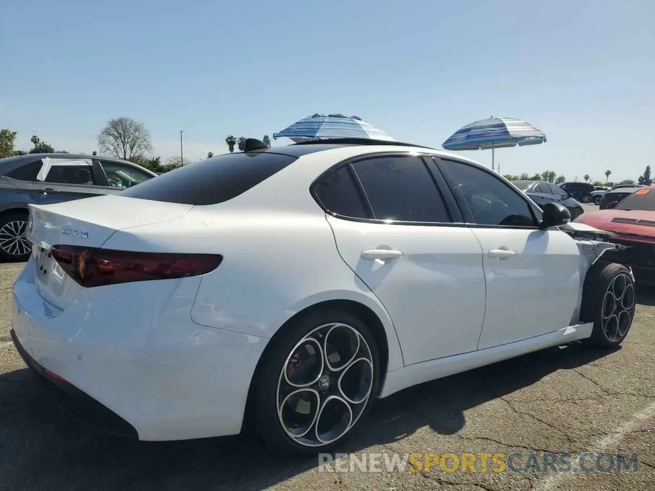 3 Photograph of a damaged car ZARFAMBN4P7669466 ALFA ROMEO GIULIA 2023