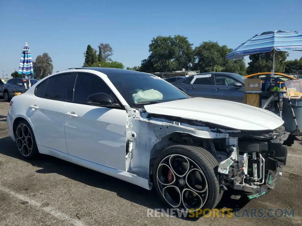 4 Photograph of a damaged car ZARFAMBN4P7669466 ALFA ROMEO GIULIA 2023