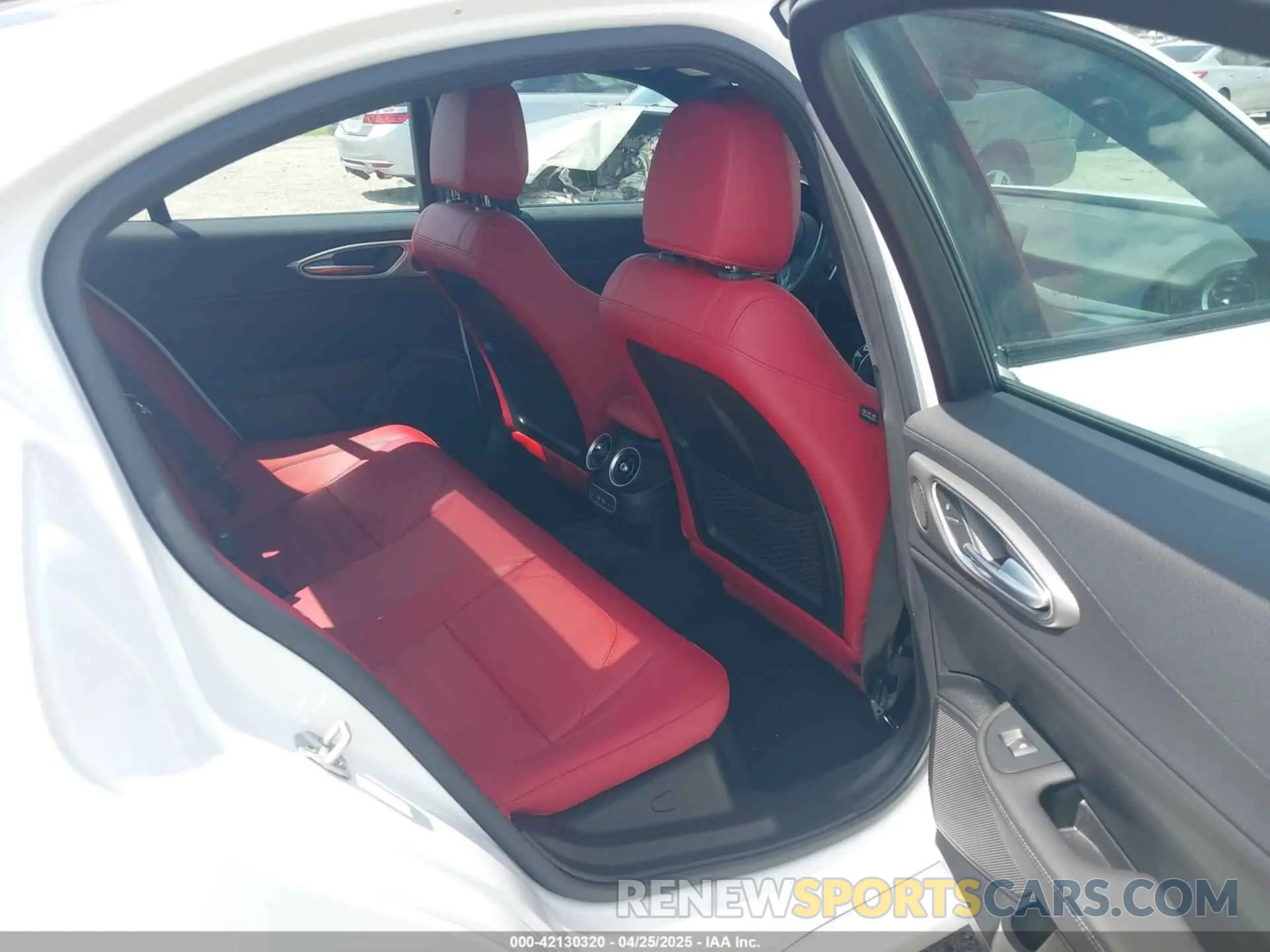 8 Photograph of a damaged car ZARFAMBN8R7679971 ALFA ROMEO GIULIA 2024