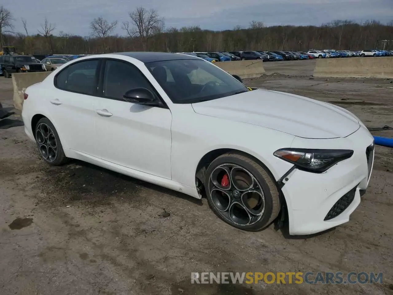 4 Photograph of a damaged car ZARFANBNXN7659673 ALFA ROMEO GIULIA SUP 2022