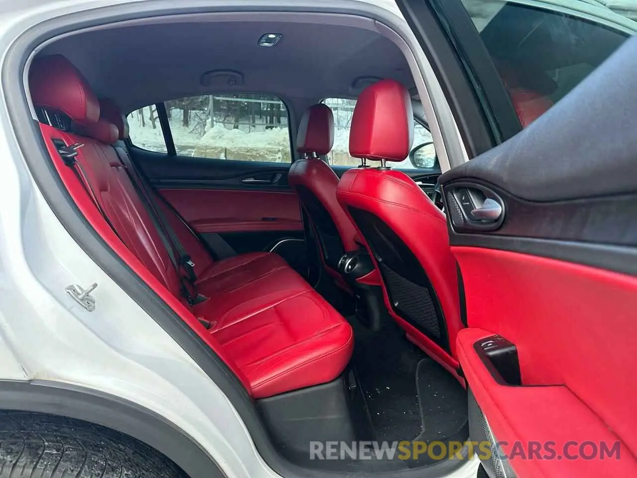9 Photograph of a damaged car ZASPAKAN0K7C30687 ALFA ROMEO STELVIO 2019