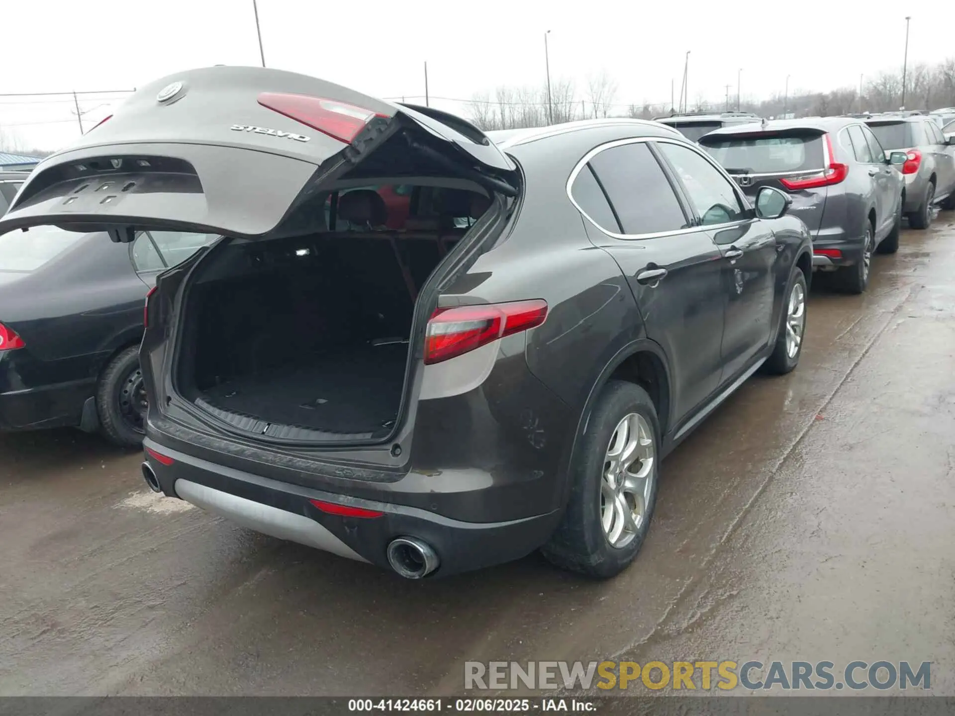 4 Photograph of a damaged car ZASPAKAN1K7C42038 ALFA ROMEO STELVIO 2019