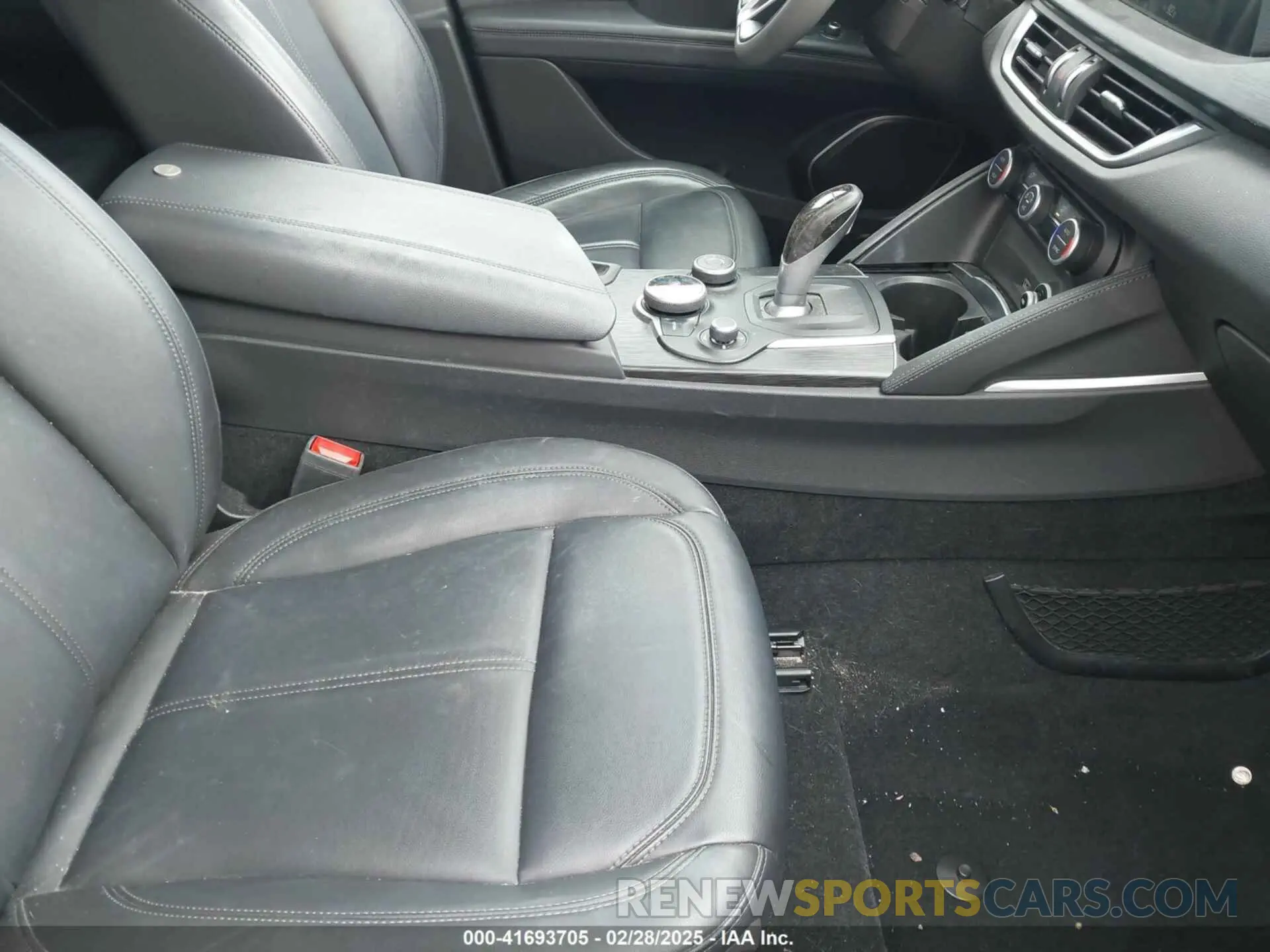 5 Photograph of a damaged car ZASPAKAN8K7C40495 ALFA ROMEO STELVIO 2019