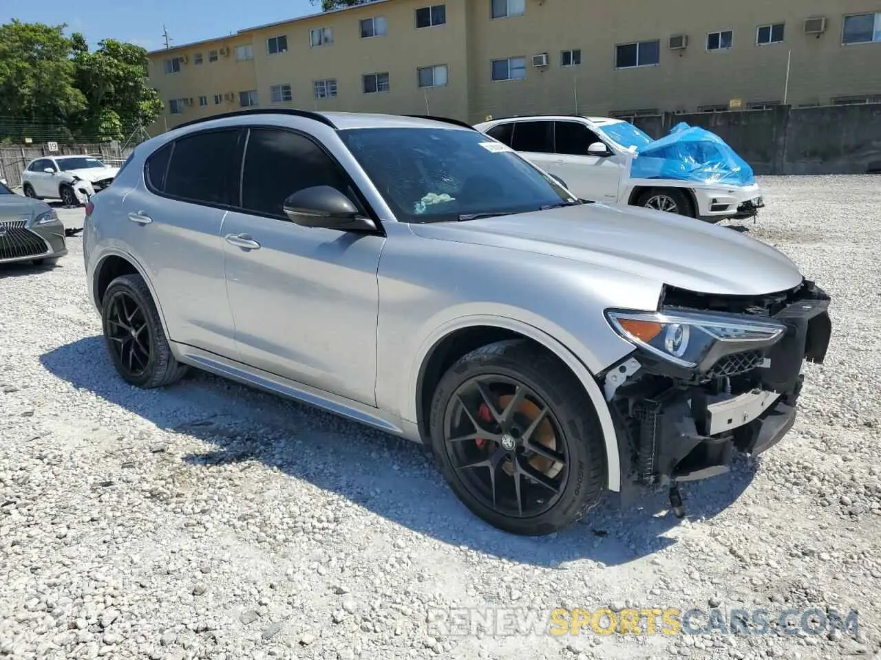 4 Photograph of a damaged car ZASPAJAN2L7C83628 ALFA ROMEO STELVIO 2020