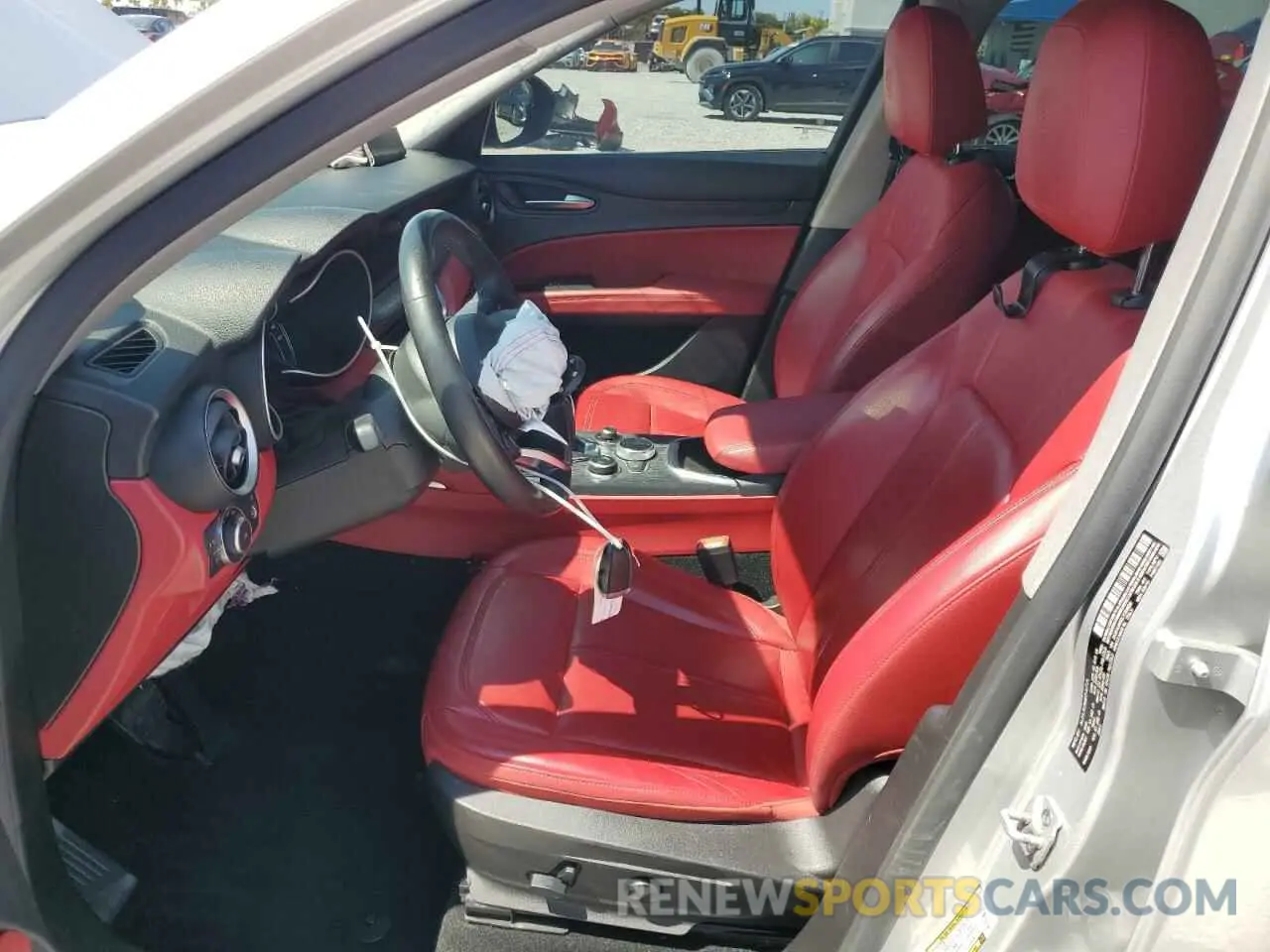 7 Photograph of a damaged car ZASPAJAN2L7C83628 ALFA ROMEO STELVIO 2020