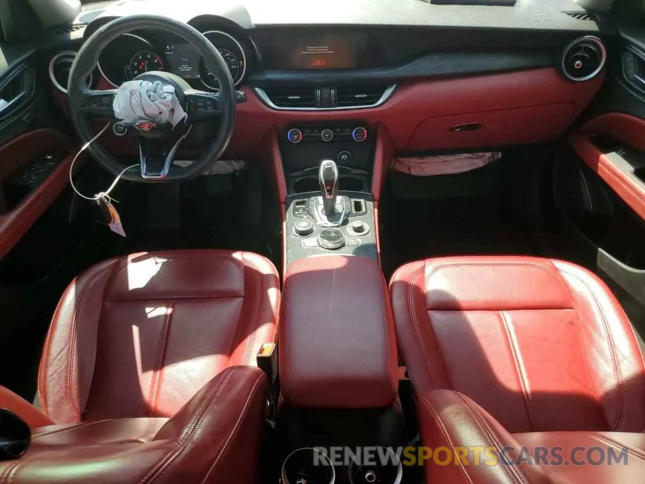 8 Photograph of a damaged car ZASPAJAN2L7C83628 ALFA ROMEO STELVIO 2020