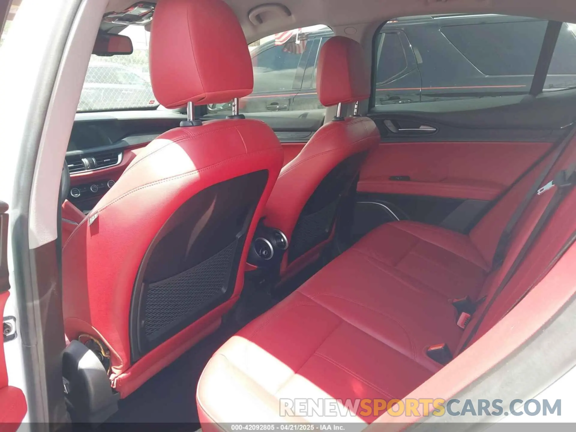 8 Фотография поврежденного автомобиля ZASPAJAN2L7C92443 ALFA ROMEO STELVIO 2020