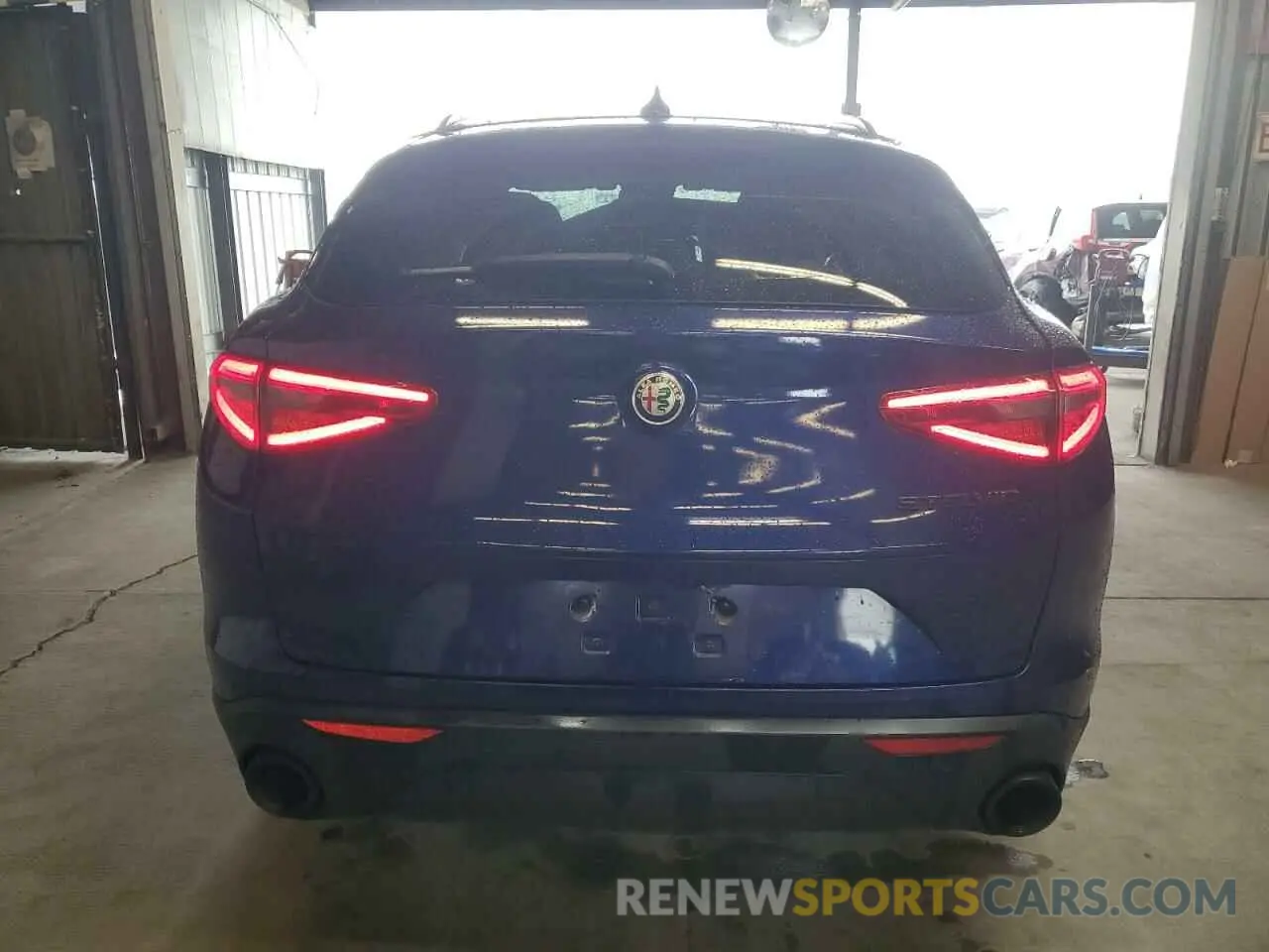 6 Photograph of a damaged car ZASPAJAN2L7C94032 ALFA ROMEO STELVIO 2020