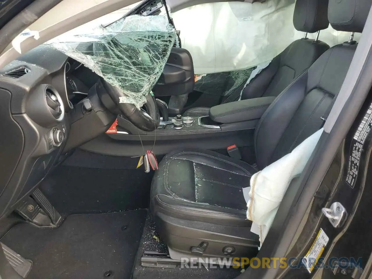 7 Photograph of a damaged car ZASPAJAN5L7C74065 ALFA ROMEO STELVIO 2020