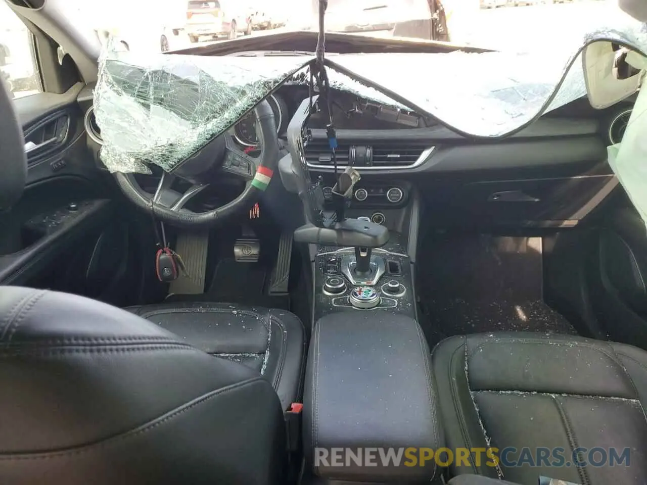 8 Photograph of a damaged car ZASPAJAN5L7C74065 ALFA ROMEO STELVIO 2020