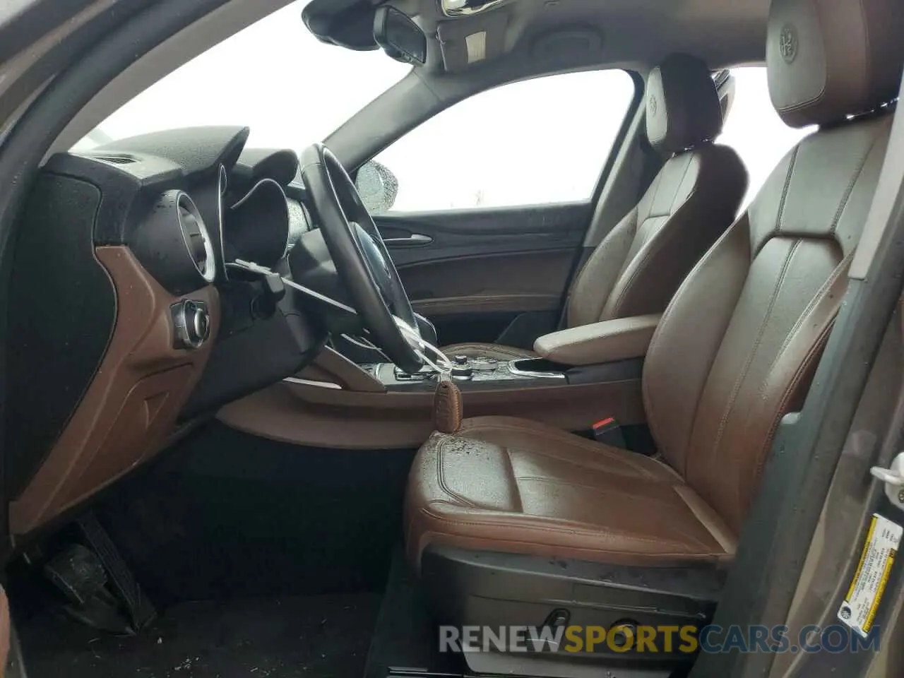 7 Photograph of a damaged car ZASPAJAN8L7C88994 ALFA ROMEO STELVIO 2020