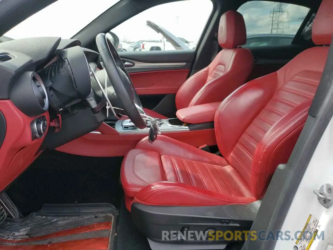 7 Photograph of a damaged car ZASPAKBN4L7C97566 ALFA ROMEO STELVIO 2020