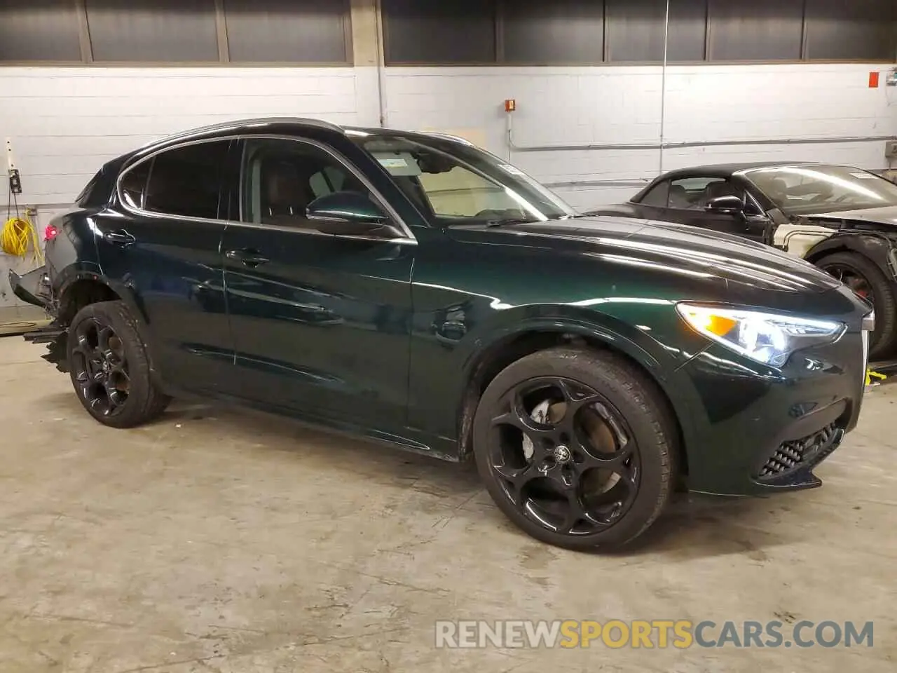 4 Photograph of a damaged car ZASPAKBN5L7C92294 ALFA ROMEO STELVIO 2020