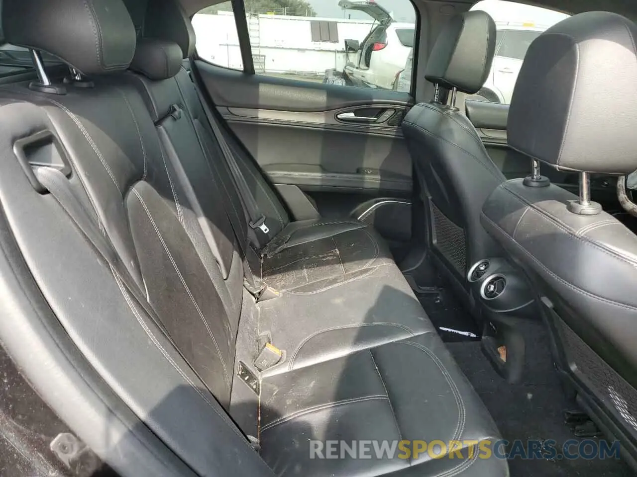 11 Photograph of a damaged car ZASPAKBN7L7C82737 ALFA ROMEO STELVIO 2020