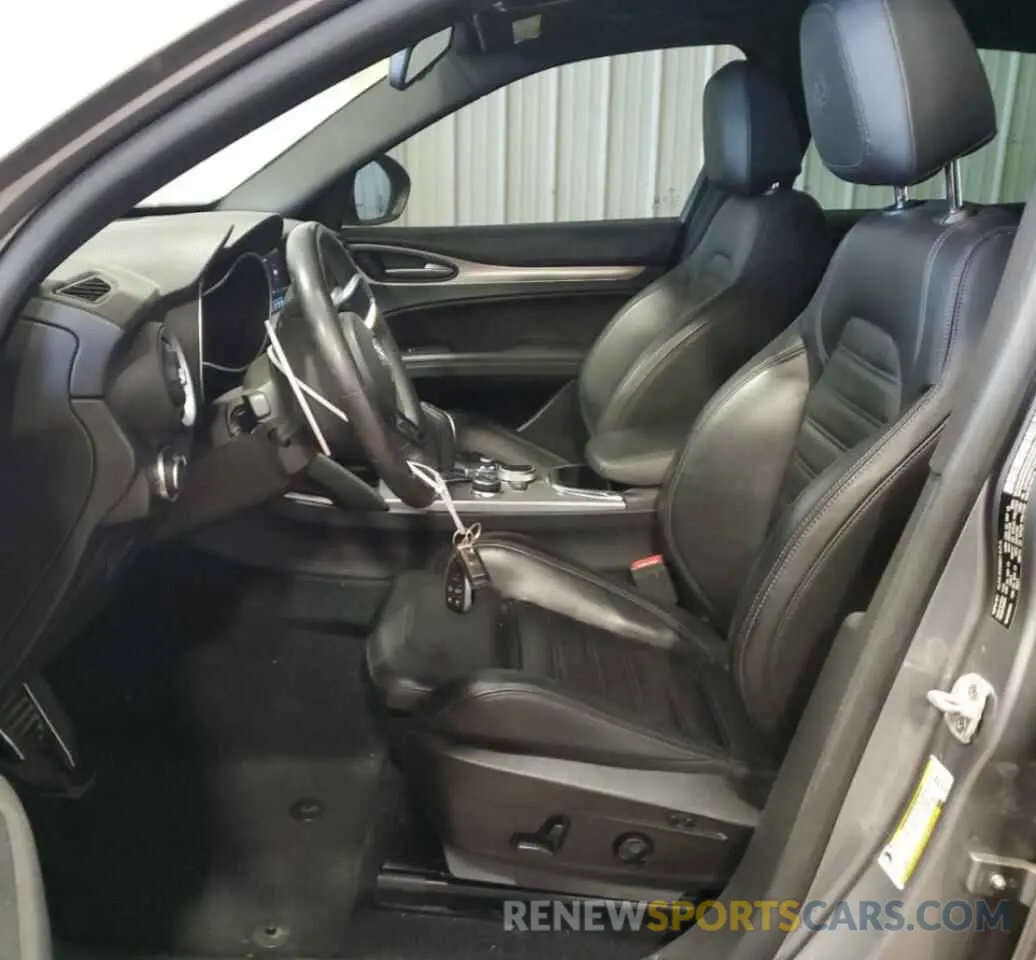 7 Photograph of a damaged car ZASPAKBN9L7C75997 ALFA ROMEO STELVIO 2020