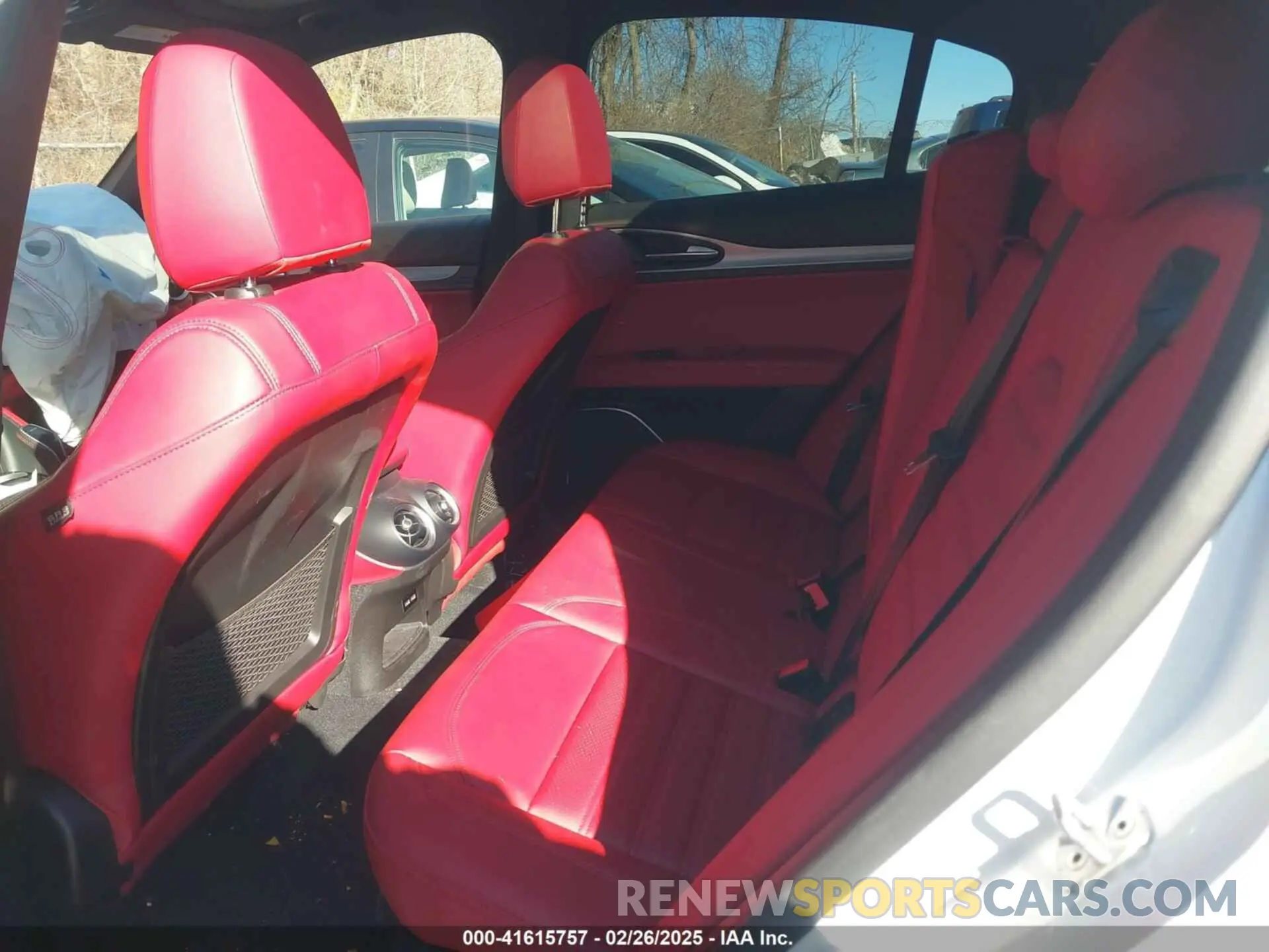 8 Photograph of a damaged car ZASPAKBNXL7C91738 ALFA ROMEO STELVIO 2020