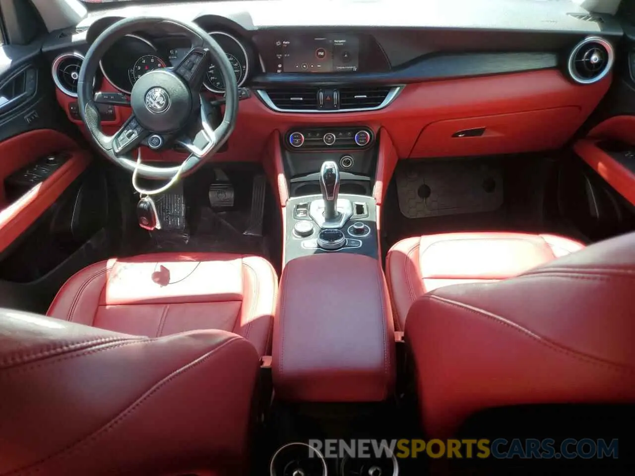 8 Photograph of a damaged car ZASPAJAN6M7D09536 ALFA ROMEO STELVIO 2021