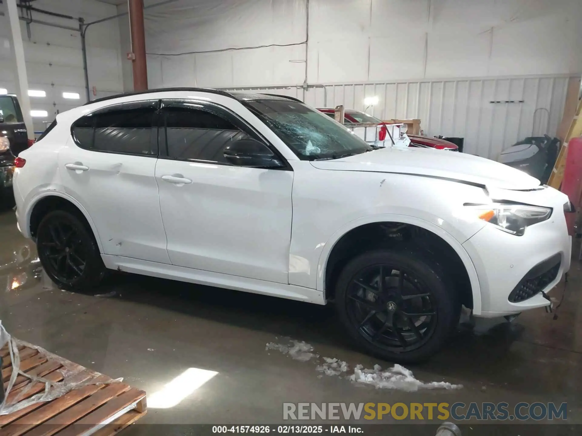 14 Photograph of a damaged car ZASPAJAN8M7D15239 ALFA ROMEO STELVIO 2021