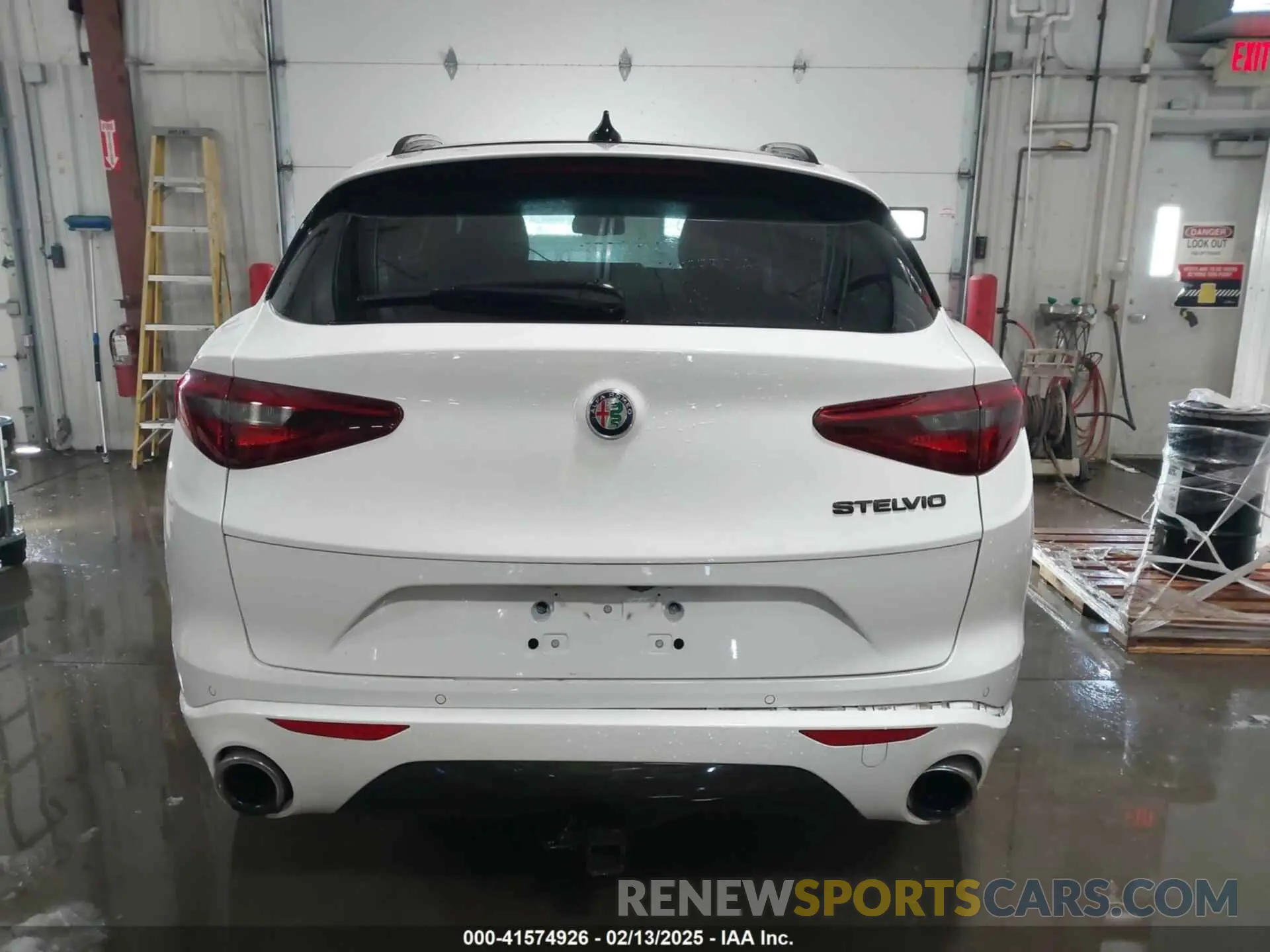 17 Photograph of a damaged car ZASPAJAN8M7D15239 ALFA ROMEO STELVIO 2021