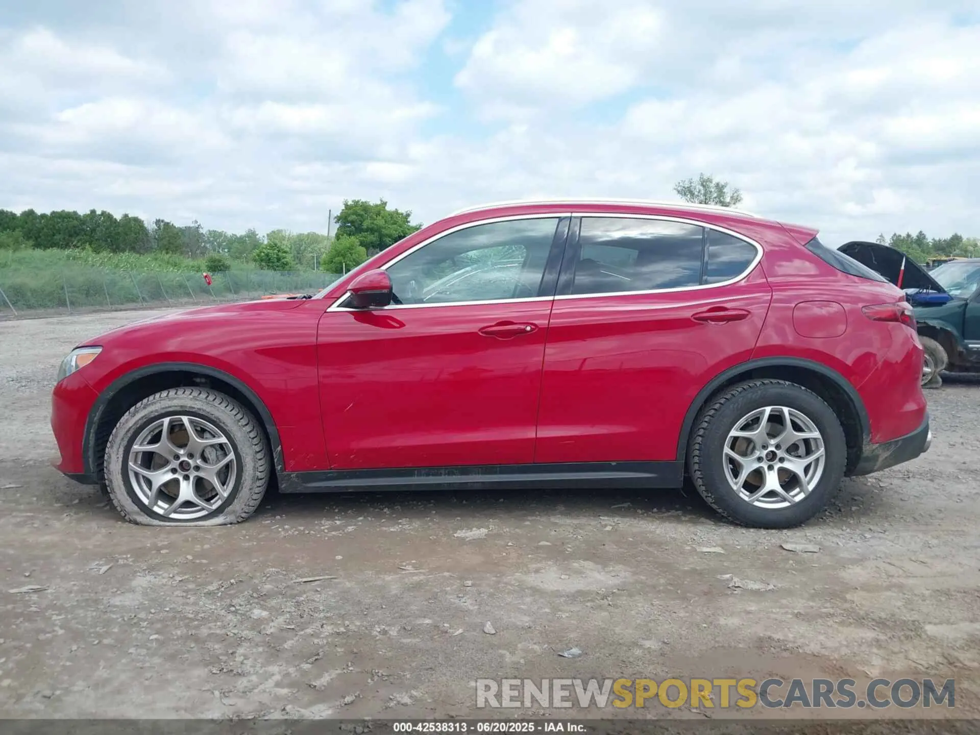 14 Photograph of a damaged car ZASPAKAN8M7D09396 ALFA ROMEO STELVIO 2021
