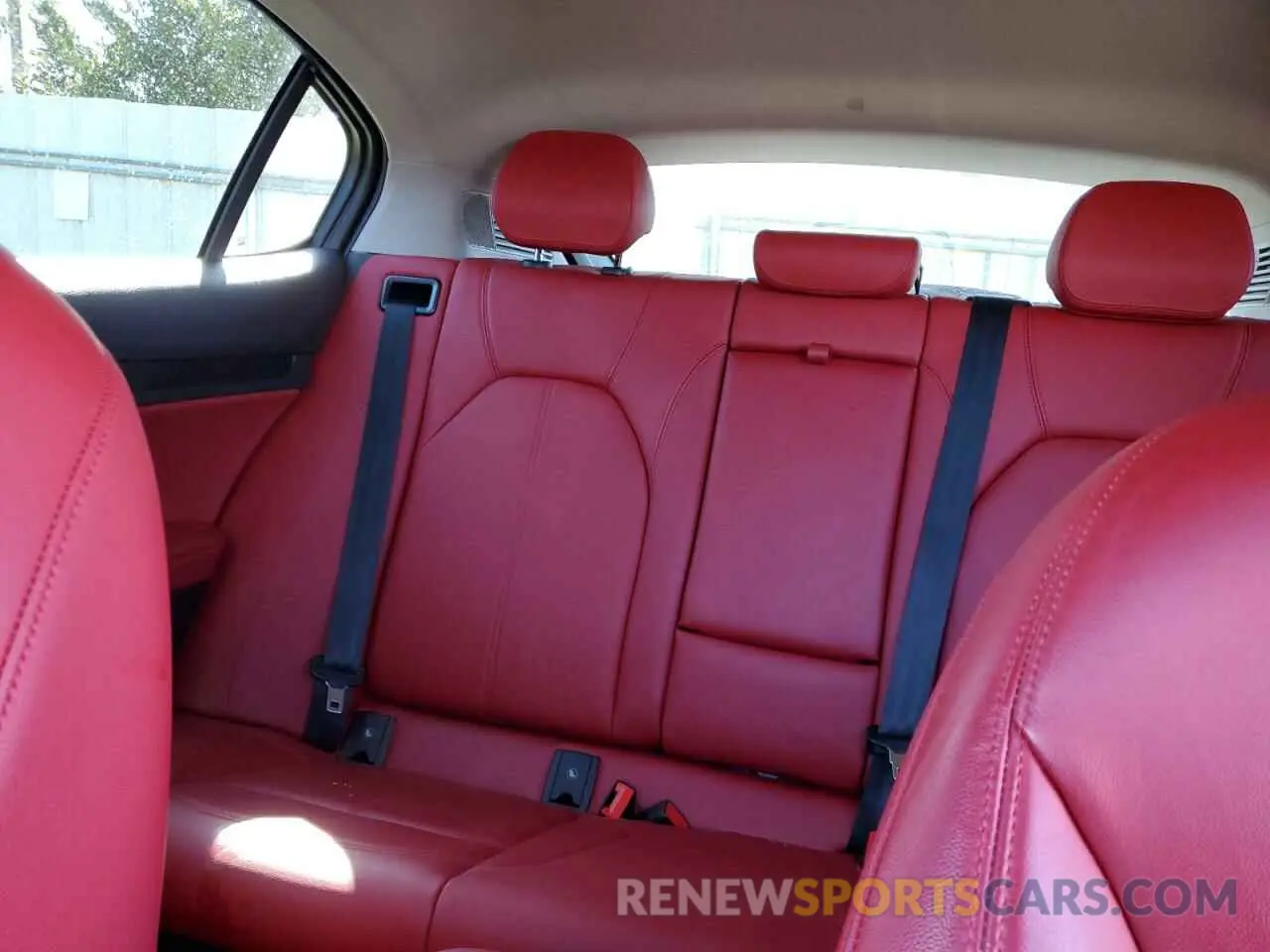 10 Photograph of a damaged car ZASPAKANXM7D09982 ALFA ROMEO STELVIO 2021