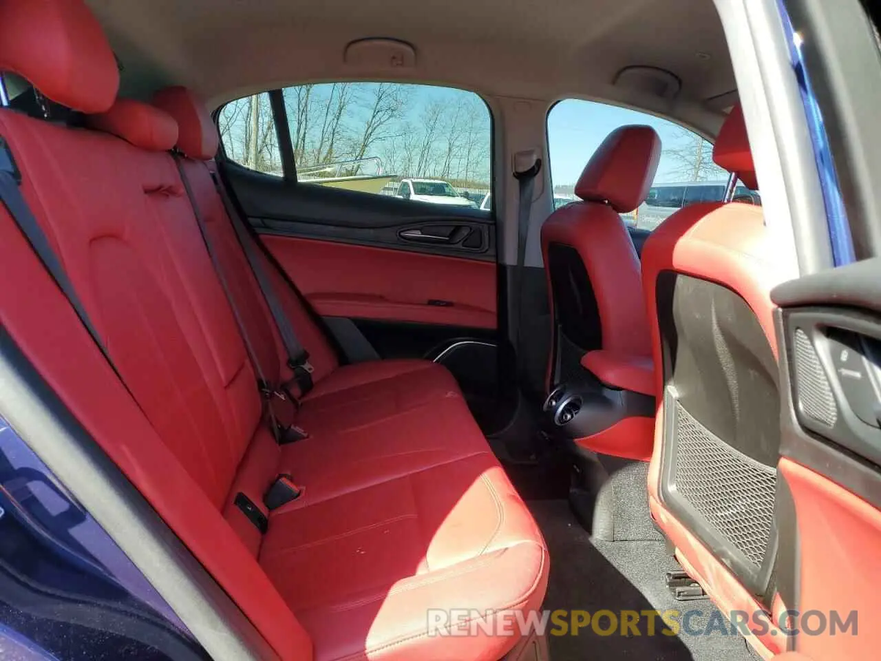 12 Photograph of a damaged car ZASPAKANXM7D09982 ALFA ROMEO STELVIO 2021