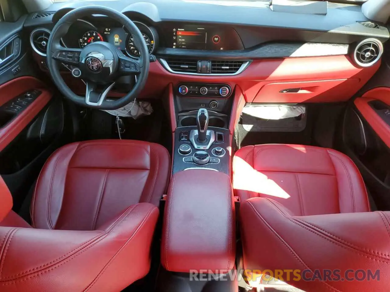 8 Photograph of a damaged car ZASPAKANXM7D09982 ALFA ROMEO STELVIO 2021