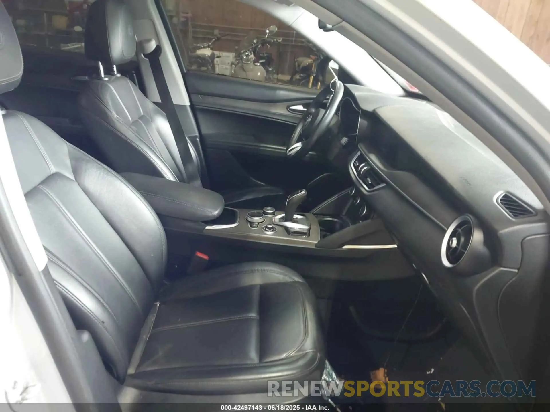 5 Photograph of a damaged car ZASPAKBN2M7D11188 ALFA ROMEO STELVIO 2021