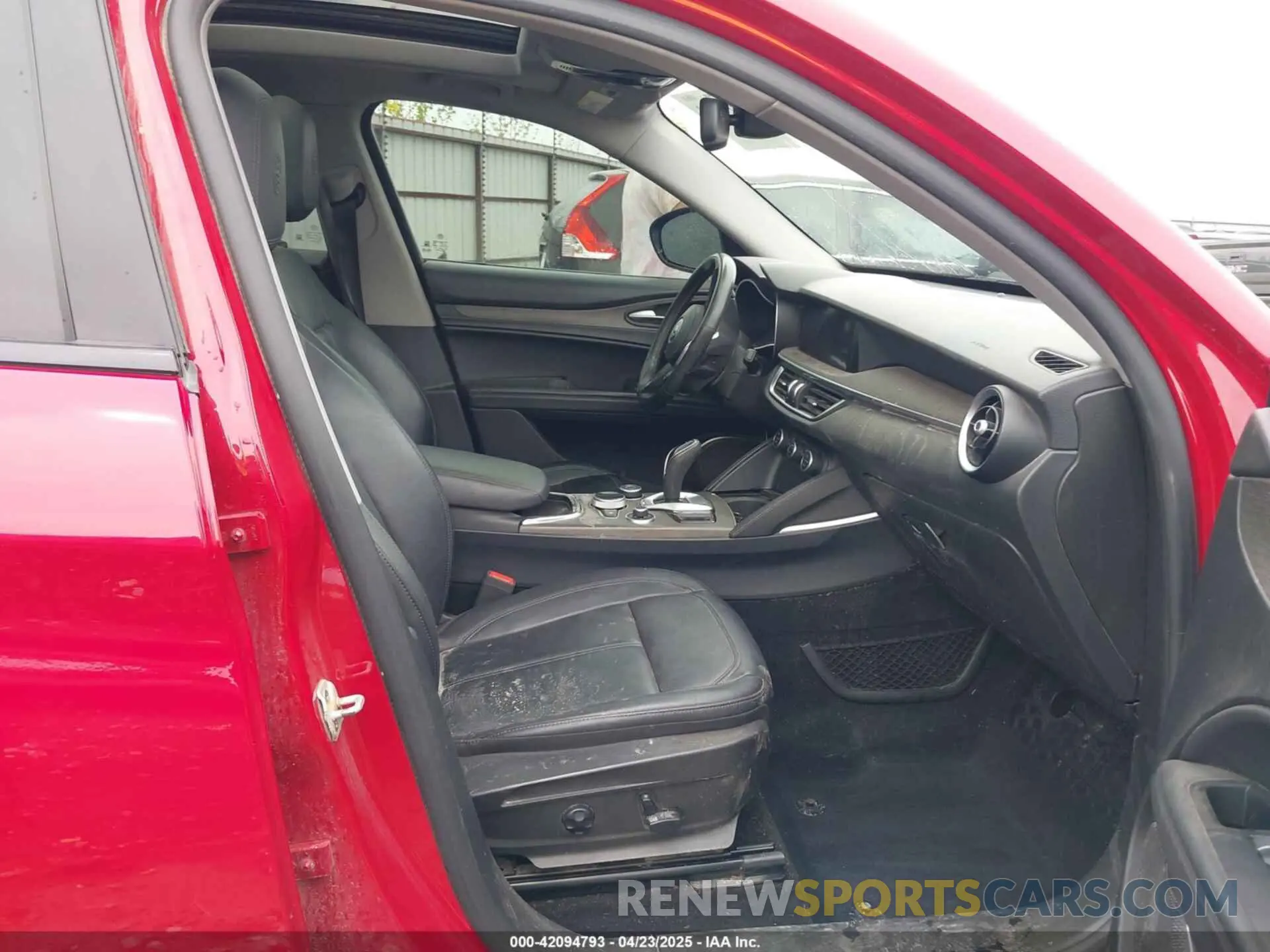 5 Photograph of a damaged car ZASPAKBN7M7D16208 ALFA ROMEO STELVIO 2021